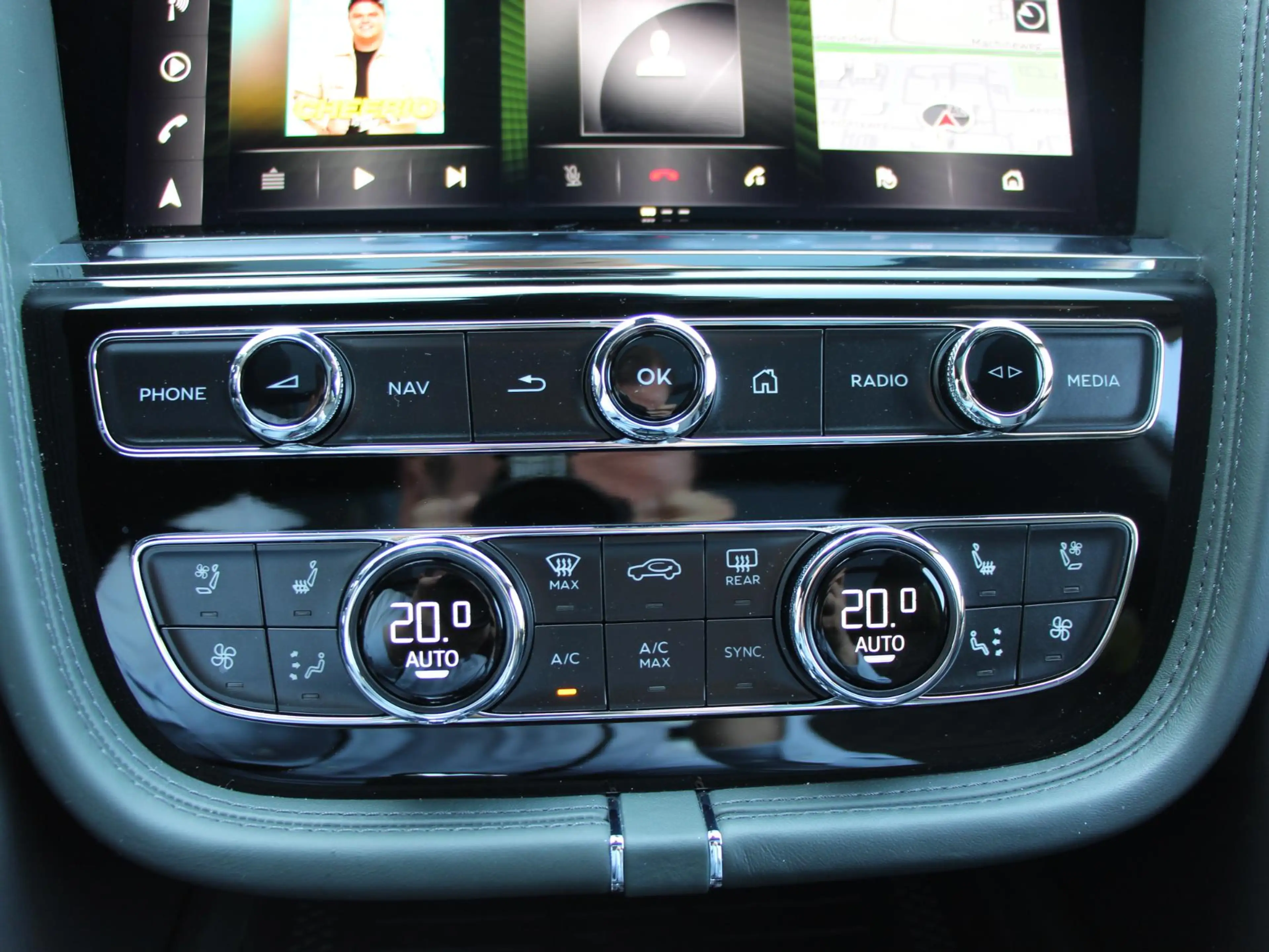 Bentley Bentayga 3.0 V6 Hybrid S | Naim | Massage | Comfort Spec | — photo 34