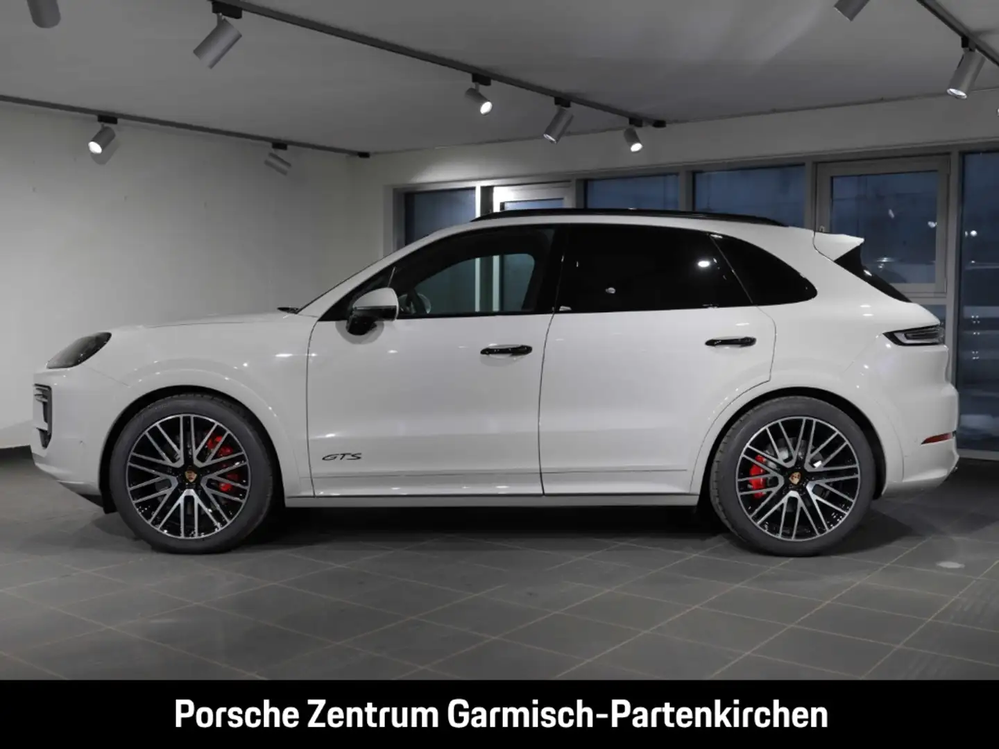Porsche Cayenne GTS StandHZG SHZ hinten 360 Kamera LED Gris - 2