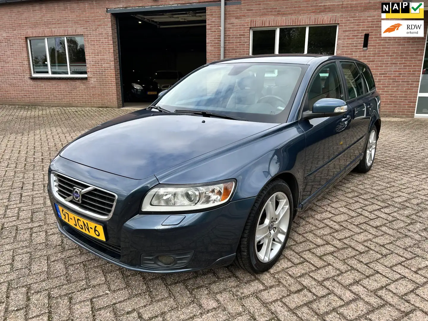 Volvo V50 1.8 Edition II // nette auto // nieuwe APK Blauw - 1