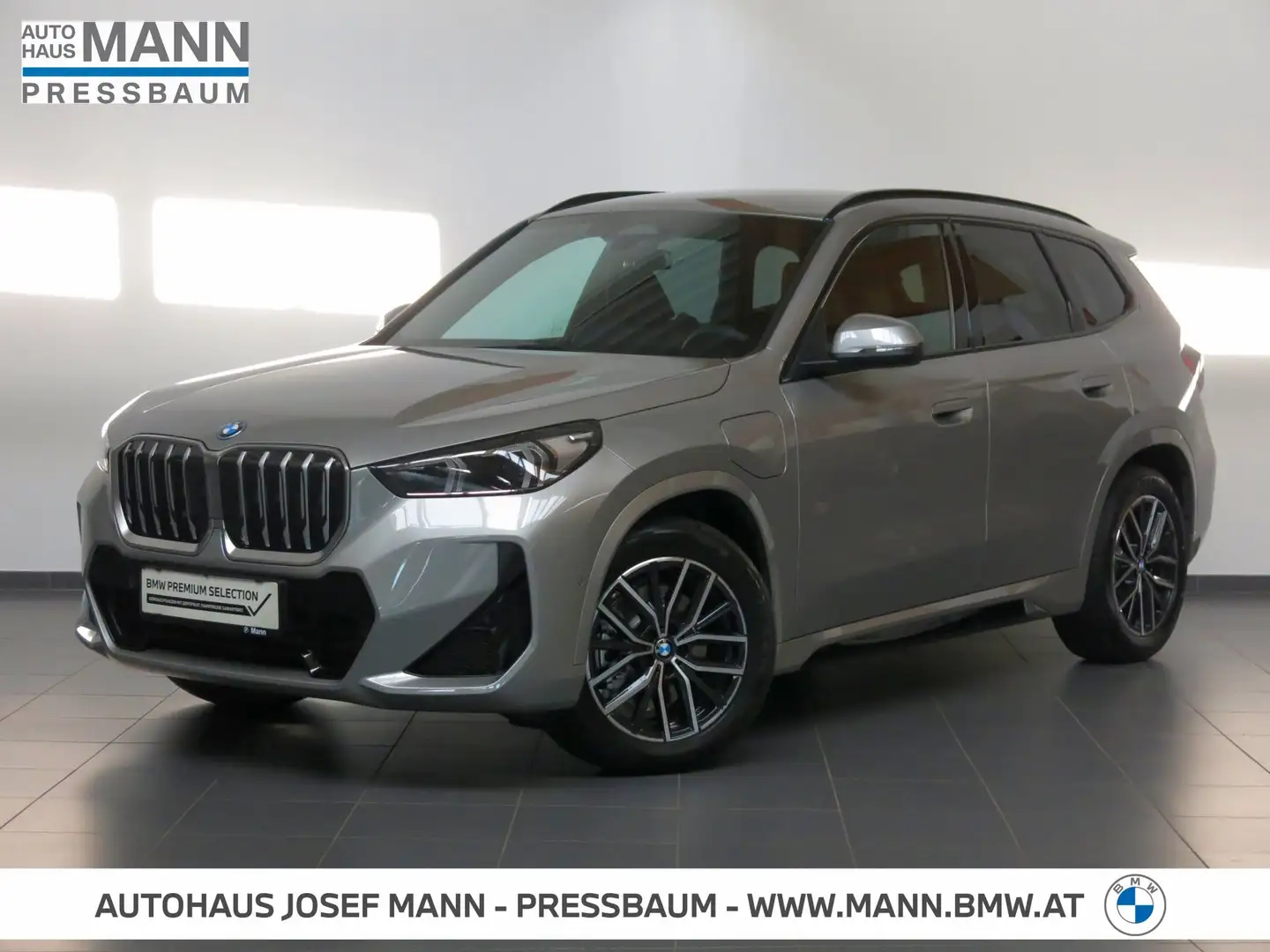 BMW X1 xDrive25e M SPORTEDITION, PREMIUMPAKET Silber - 1