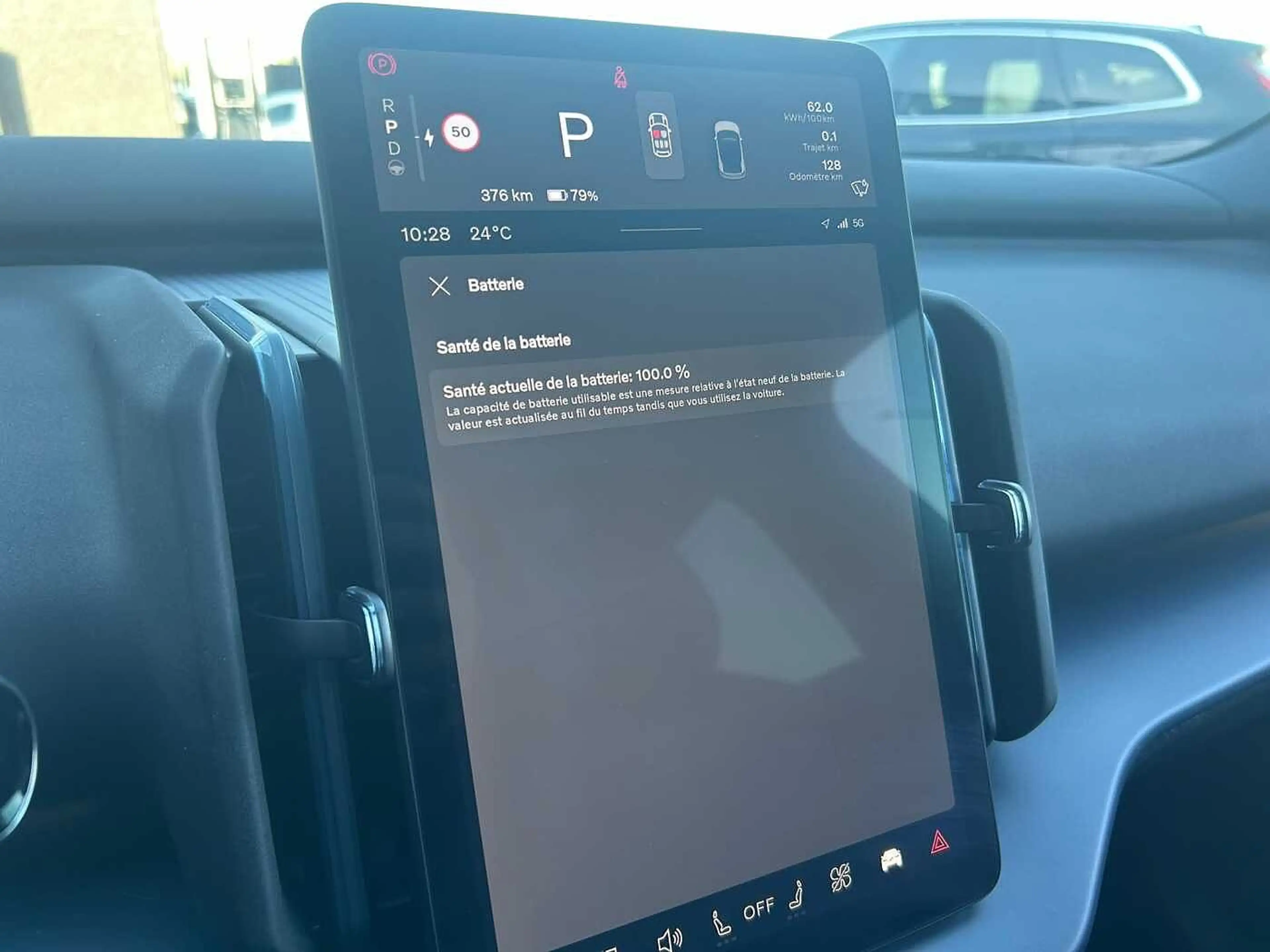 Volvo EX30 Black Edition Plus, Single Motor Extended Range — photo 15
