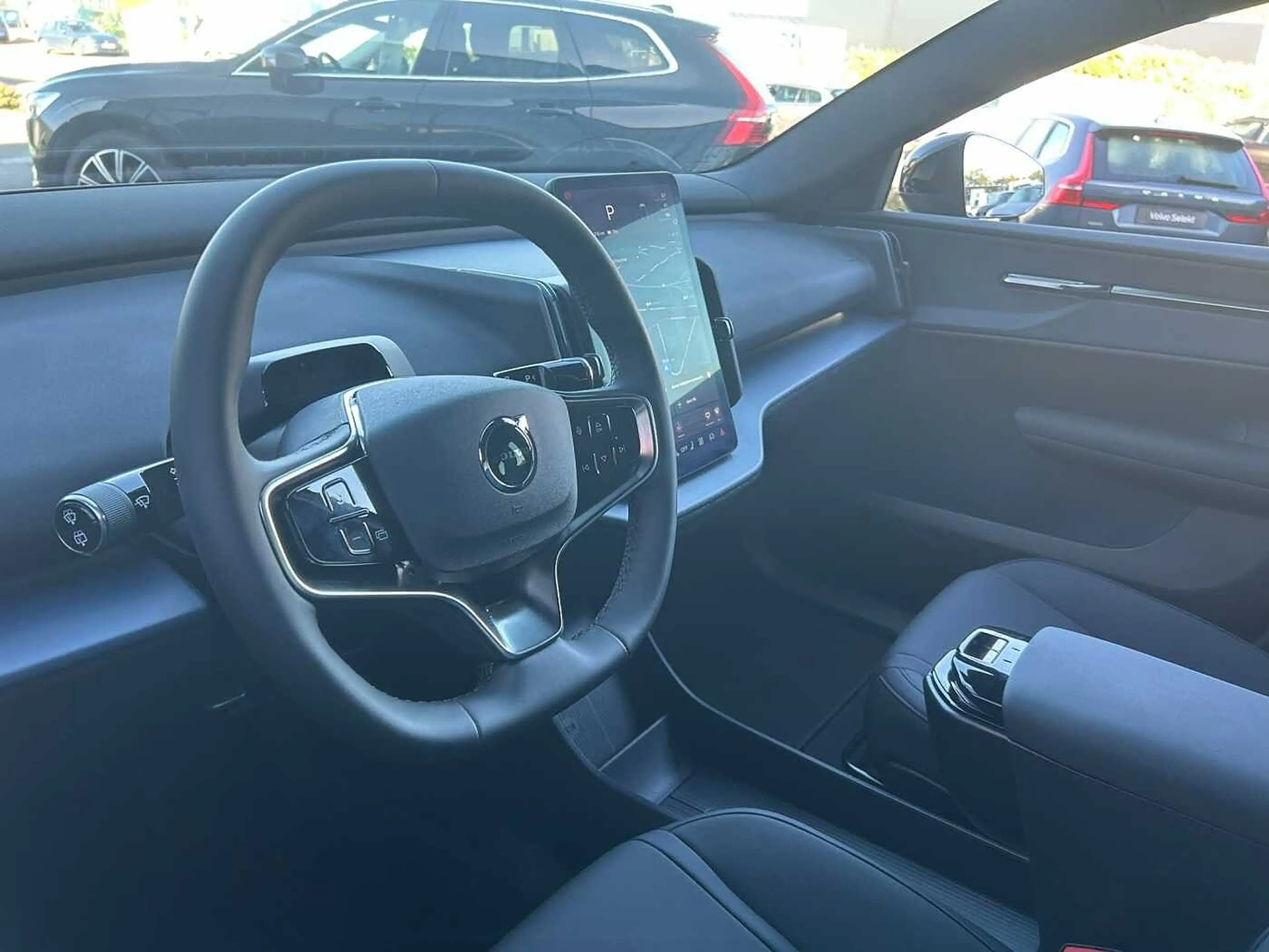Volvo EX30 Black Edition Plus, Single Motor Extended Range — photo 7