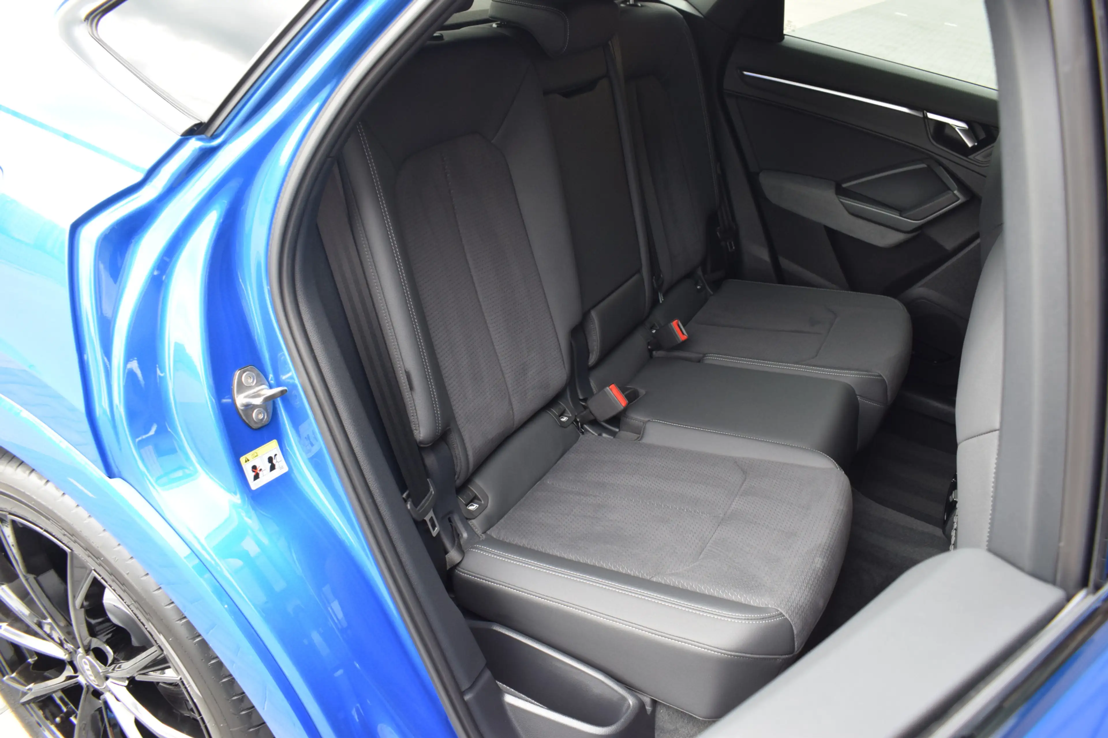 Audi Q3 Sportback 45 TFSI e S-line | Pano | Sonos | 360 ca — photo 8