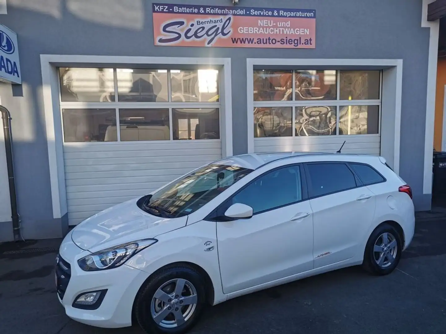 Hyundai i30 Comfort Kombi Modell 2016 Blanc - 1