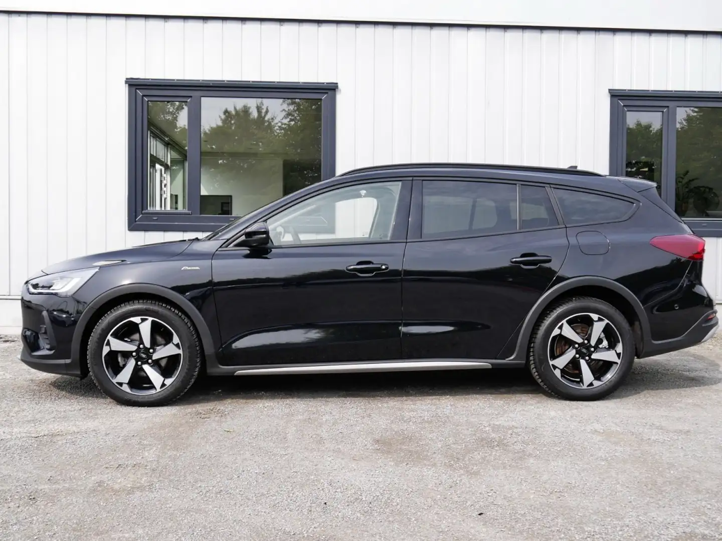 Ford Focus Active 1.5 EcoBlue Auto.+ParkAss.+LED+Navi Klima Schwarz - 2