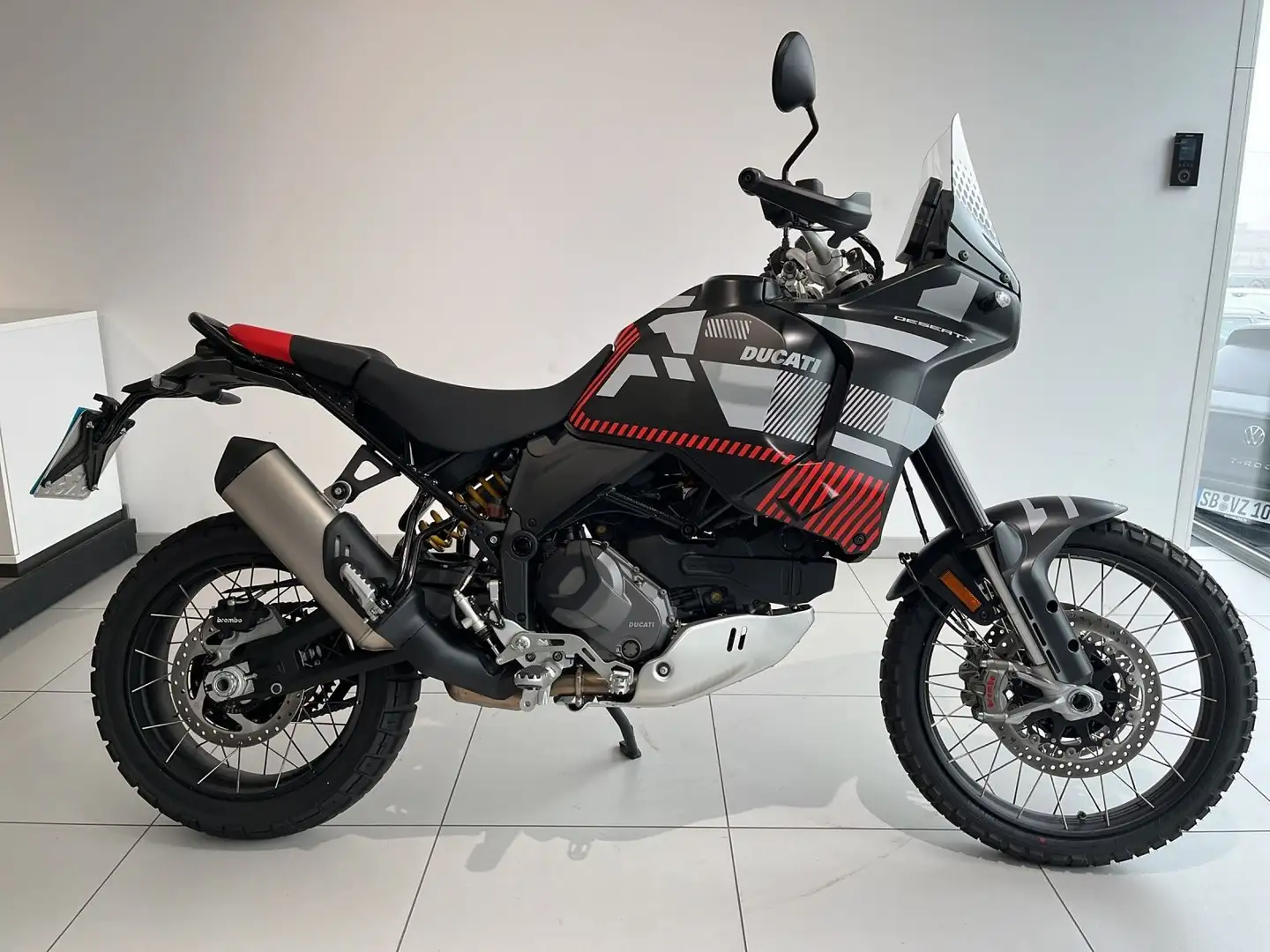 Ducati DesertX - Enduro, LED, 21 Zoll, Fahrmodi, Deser Szürke - 2