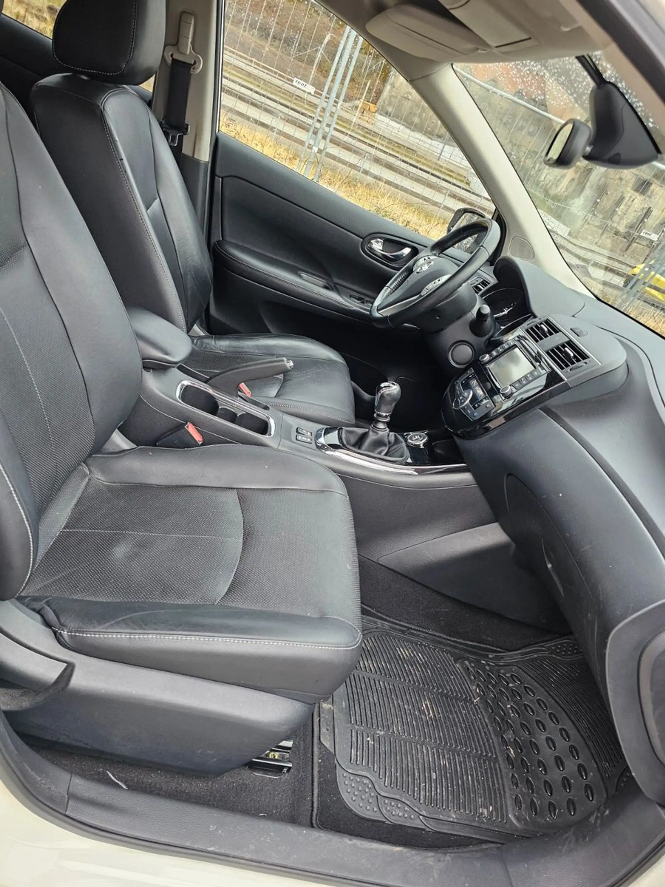 Nissan Pulsar Tekna — photo 11