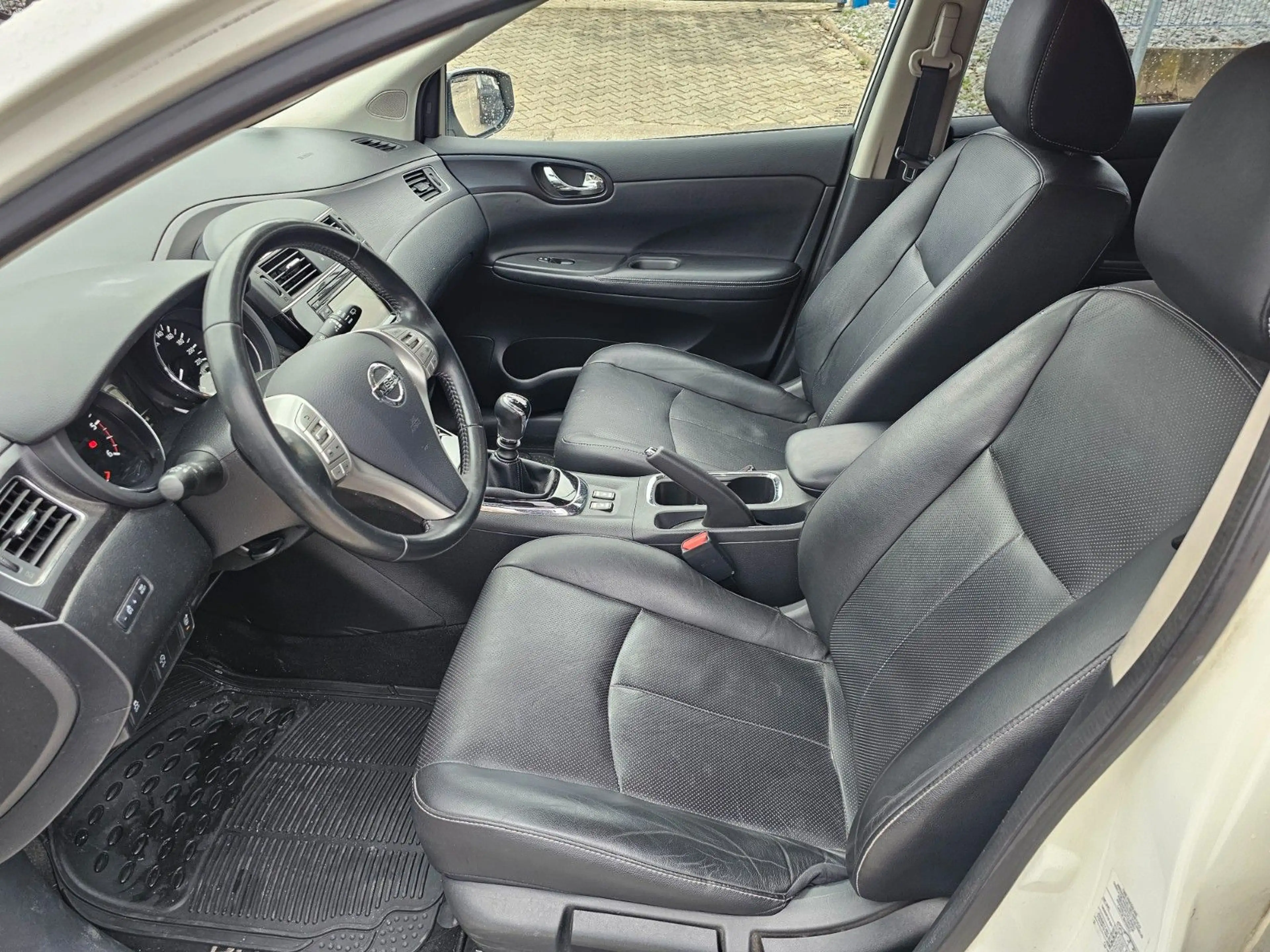 Nissan Pulsar Tekna — photo 12