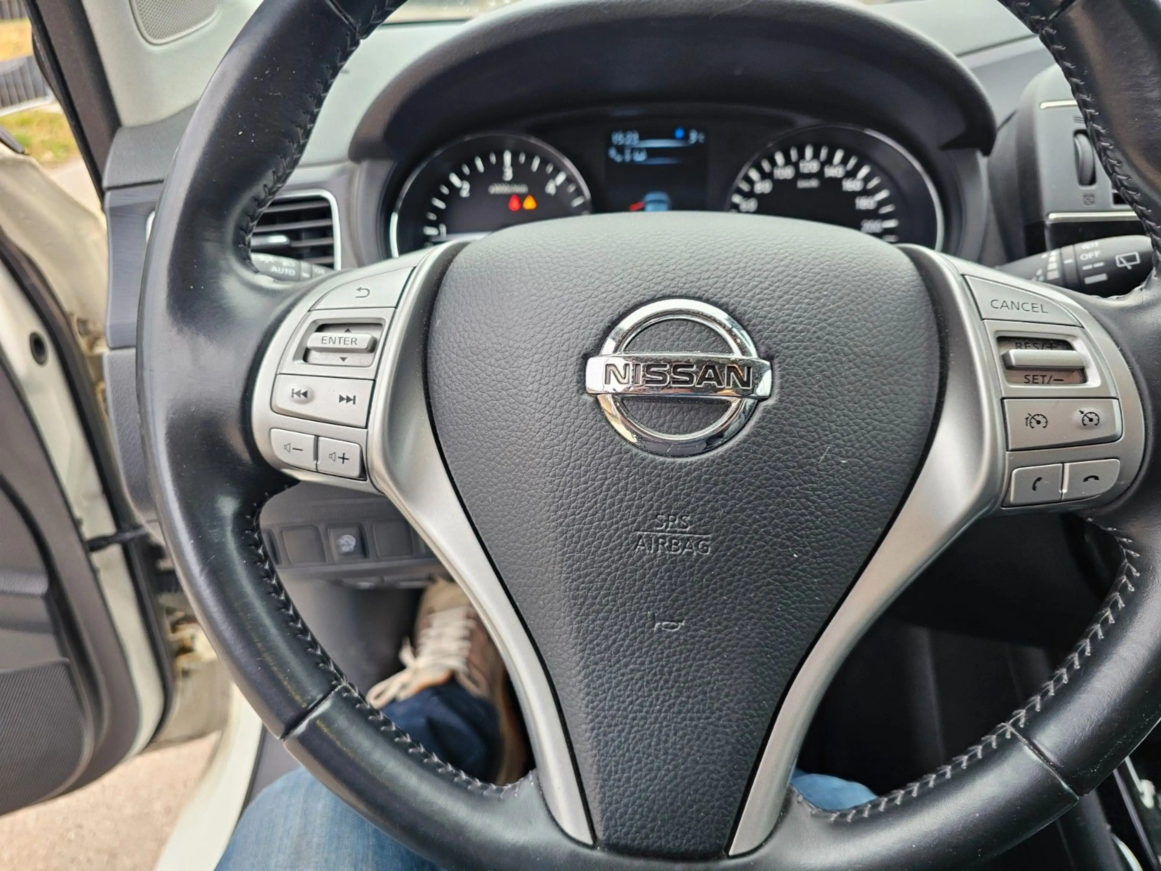 Nissan Pulsar Tekna — photo 15