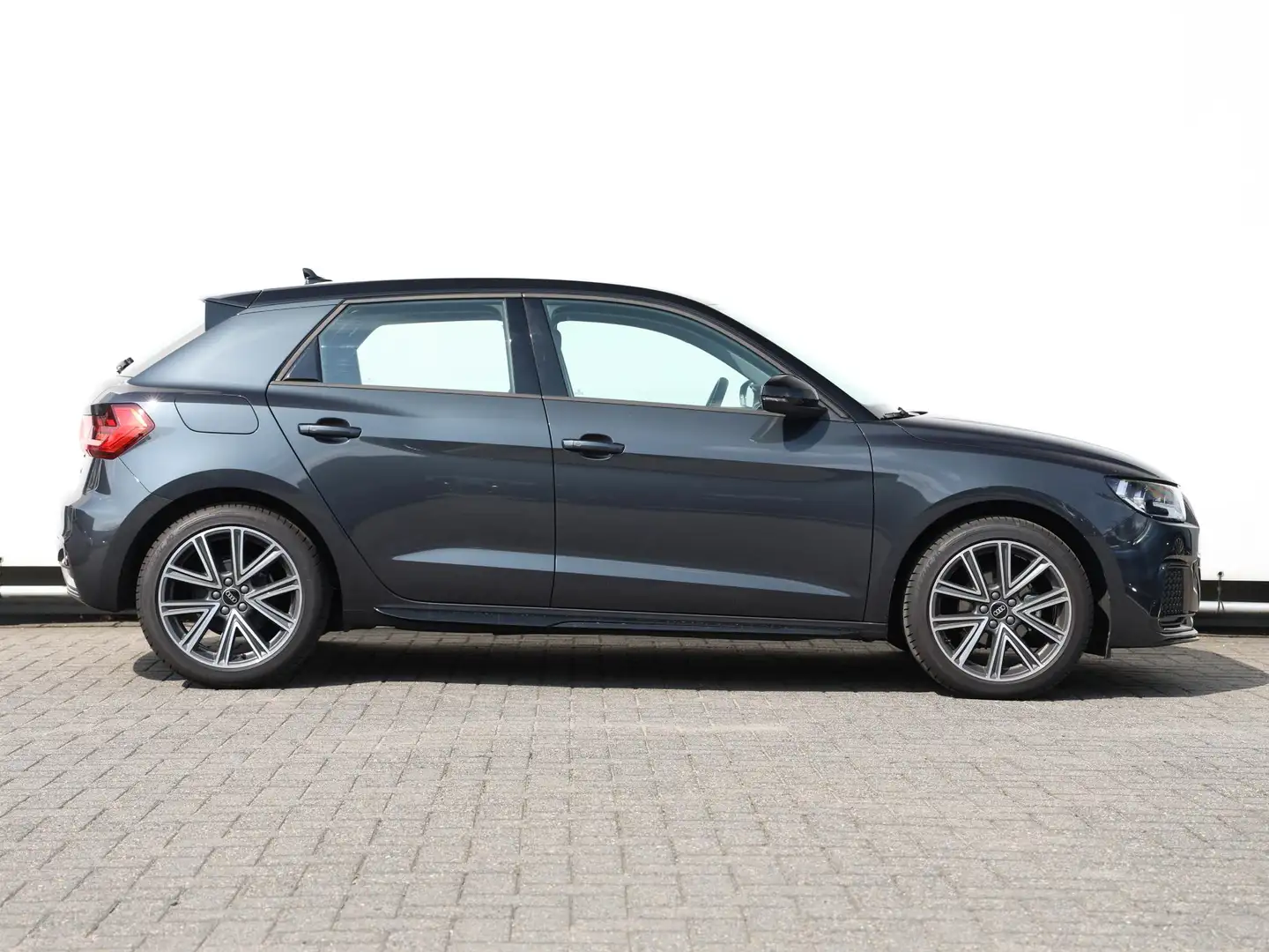 Audi A1 Sportback 25 TFSI Advanced edition | Parkeerhulp p Grijs - 2