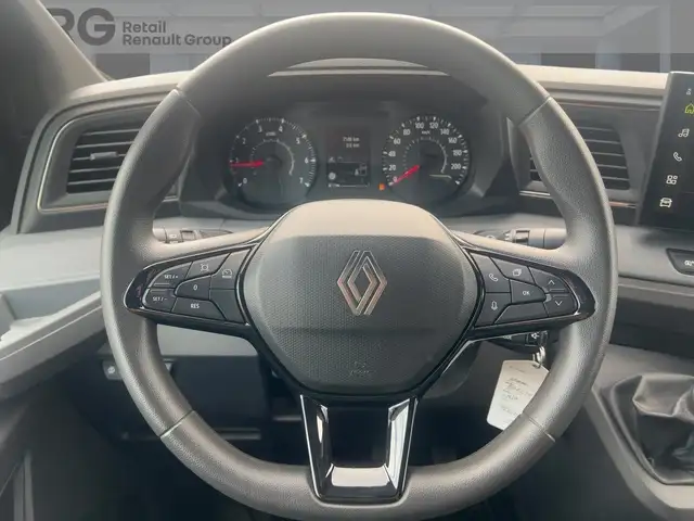 Renault Master view 11