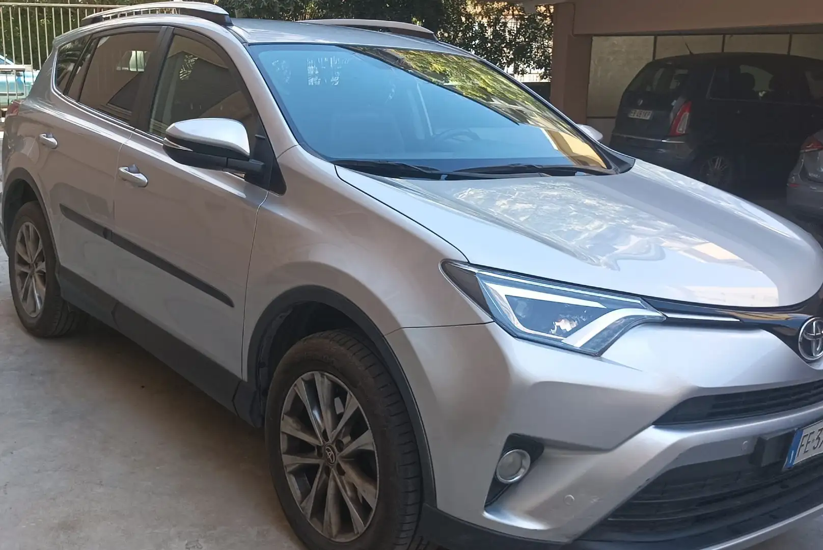 Toyota RAV 4 Rav4 2.0 d-4d Lounge 2wd mt my17 Argento - 1