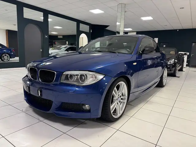 BMW 118 d M Paket/NAVI/XENON/SHZ/SPORTCOUPE/TRAUM!