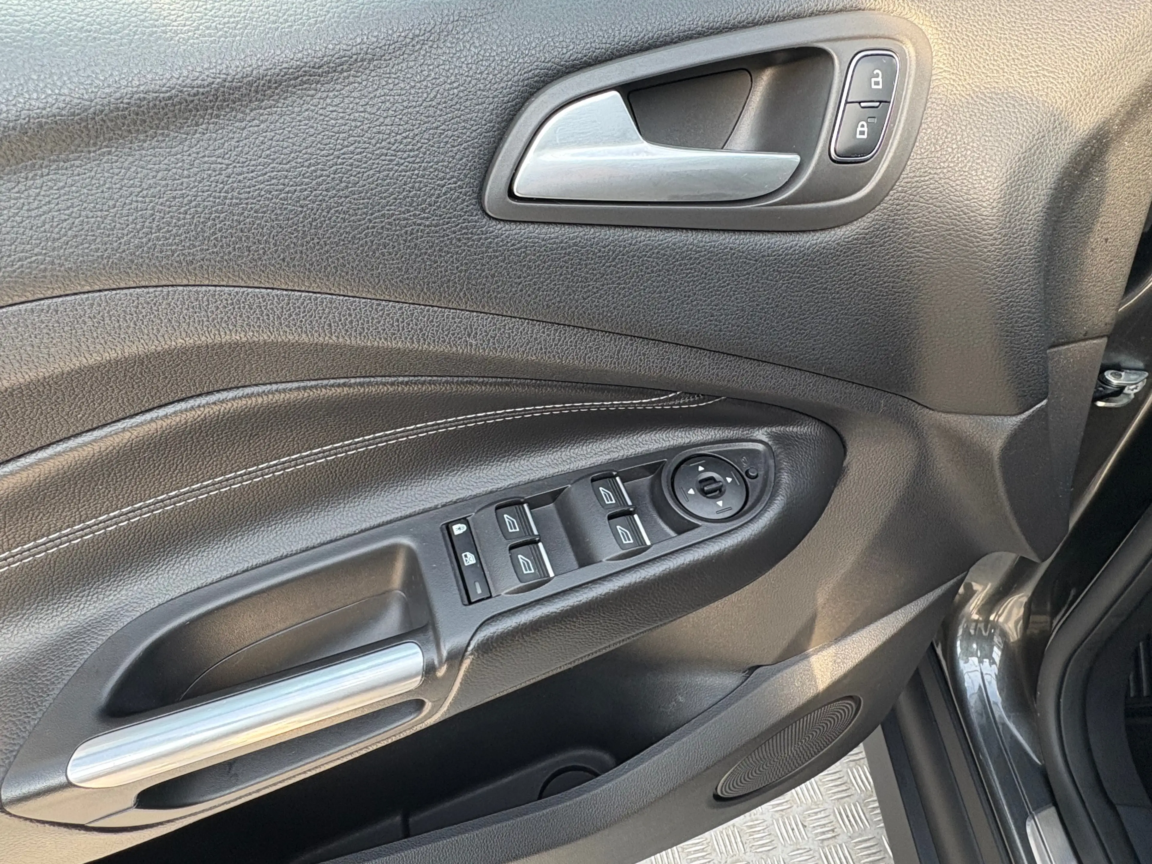 Ford C-Max Grand 1.5 Titanium **MOTOR NEU**7SITZE*NAVI*XENON*AHK*GEPFLEGT*MOTOR_NEU* — photo 22