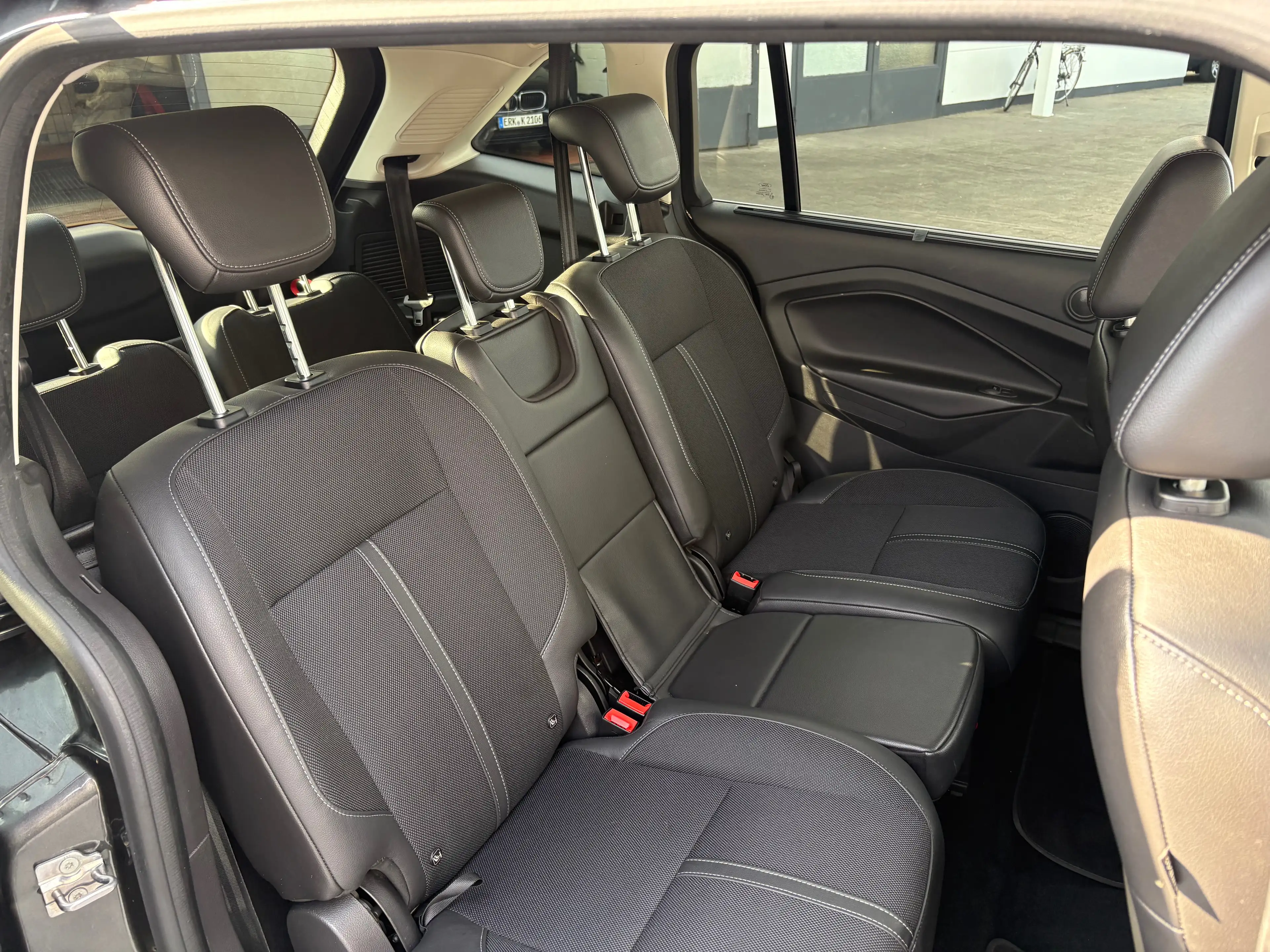 Ford C-Max Grand 1.5 Titanium **MOTOR NEU**7SITZE*NAVI*XENON*AHK*GEPFLEGT*MOTOR_NEU* — photo 14