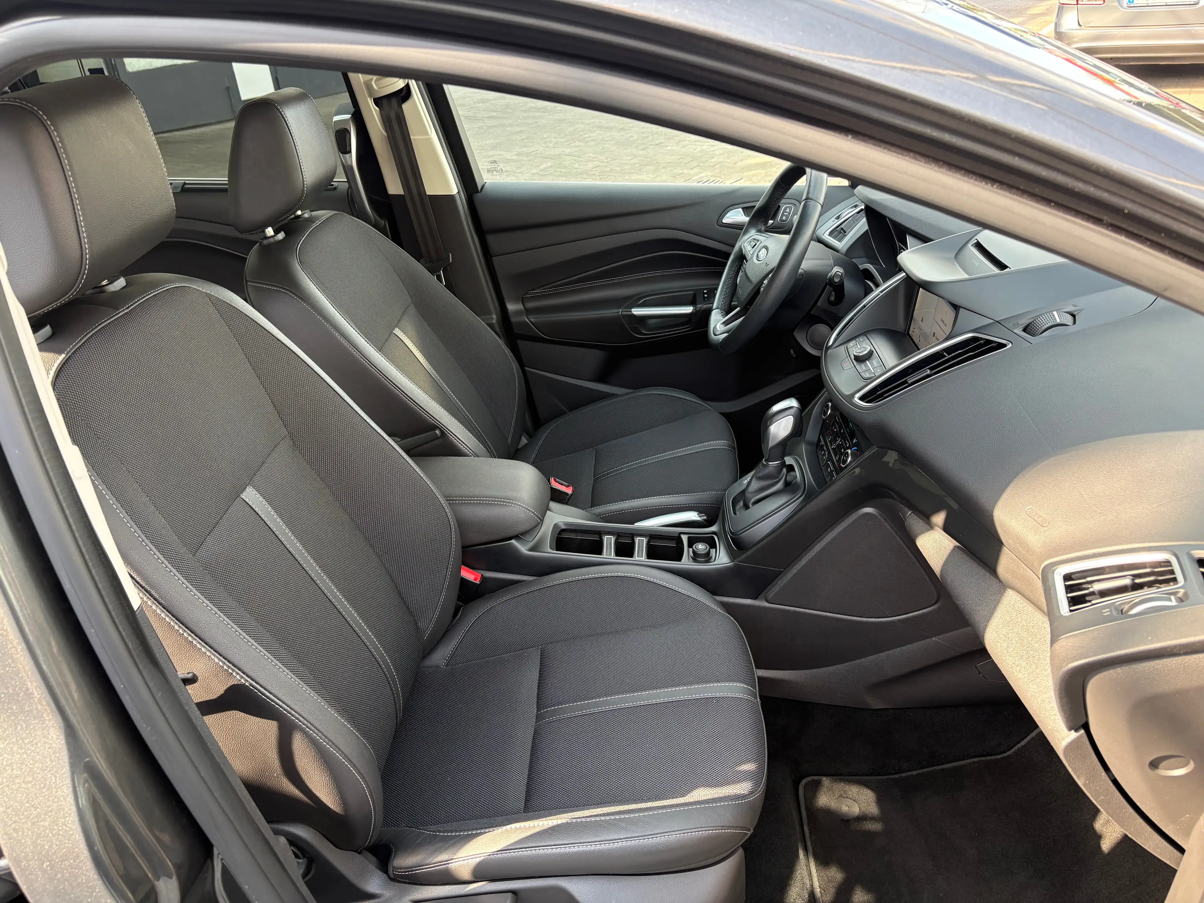 Ford C-Max Grand 1.5 Titanium **MOTOR NEU**7SITZE*NAVI*XENON*AHK*GEPFLEGT*MOTOR_NEU* — photo 15