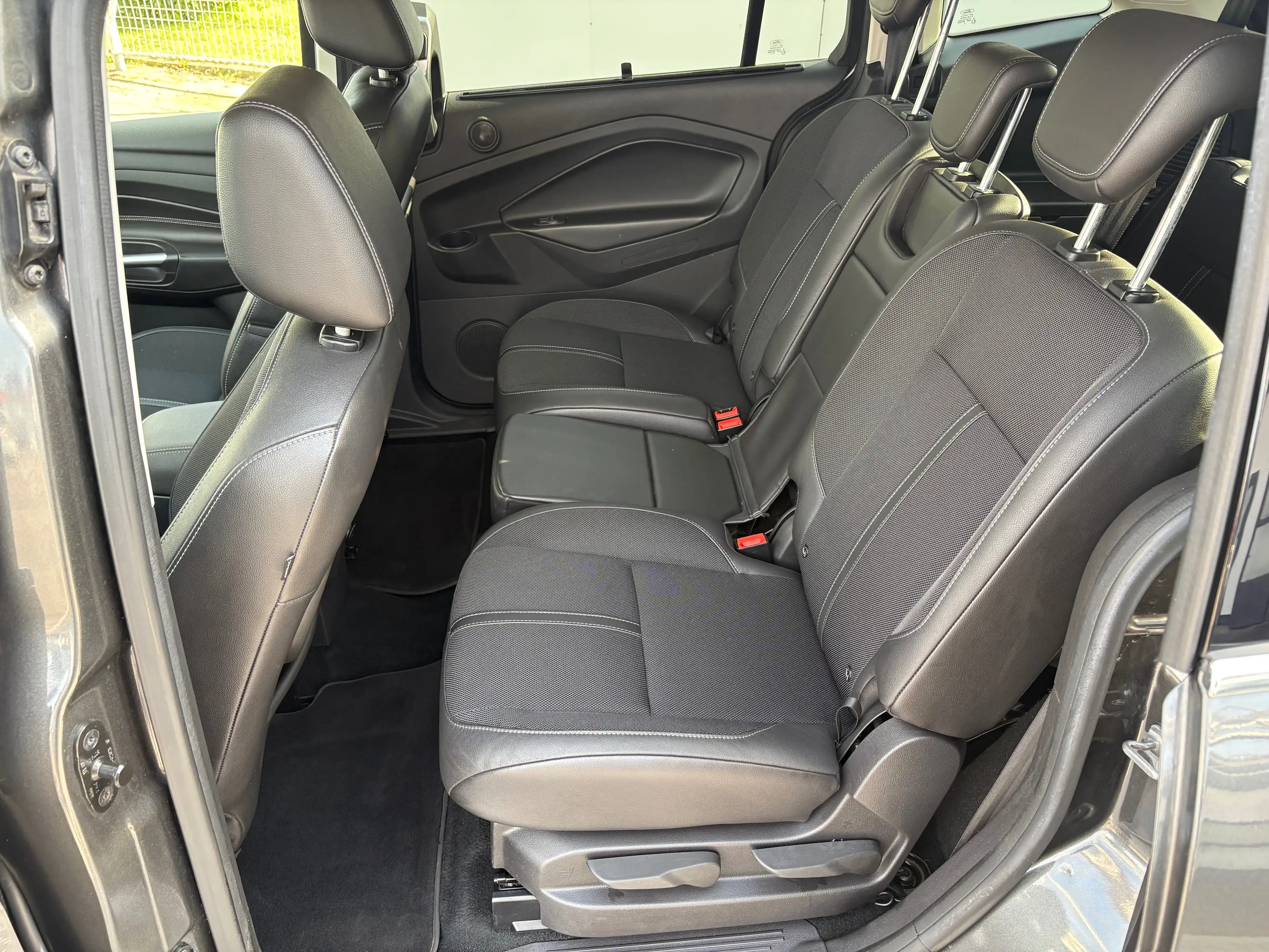 Ford C-Max Grand 1.5 Titanium **MOTOR NEU**7SITZE*NAVI*XENON*AHK*GEPFLEGT*MOTOR_NEU* — photo 11