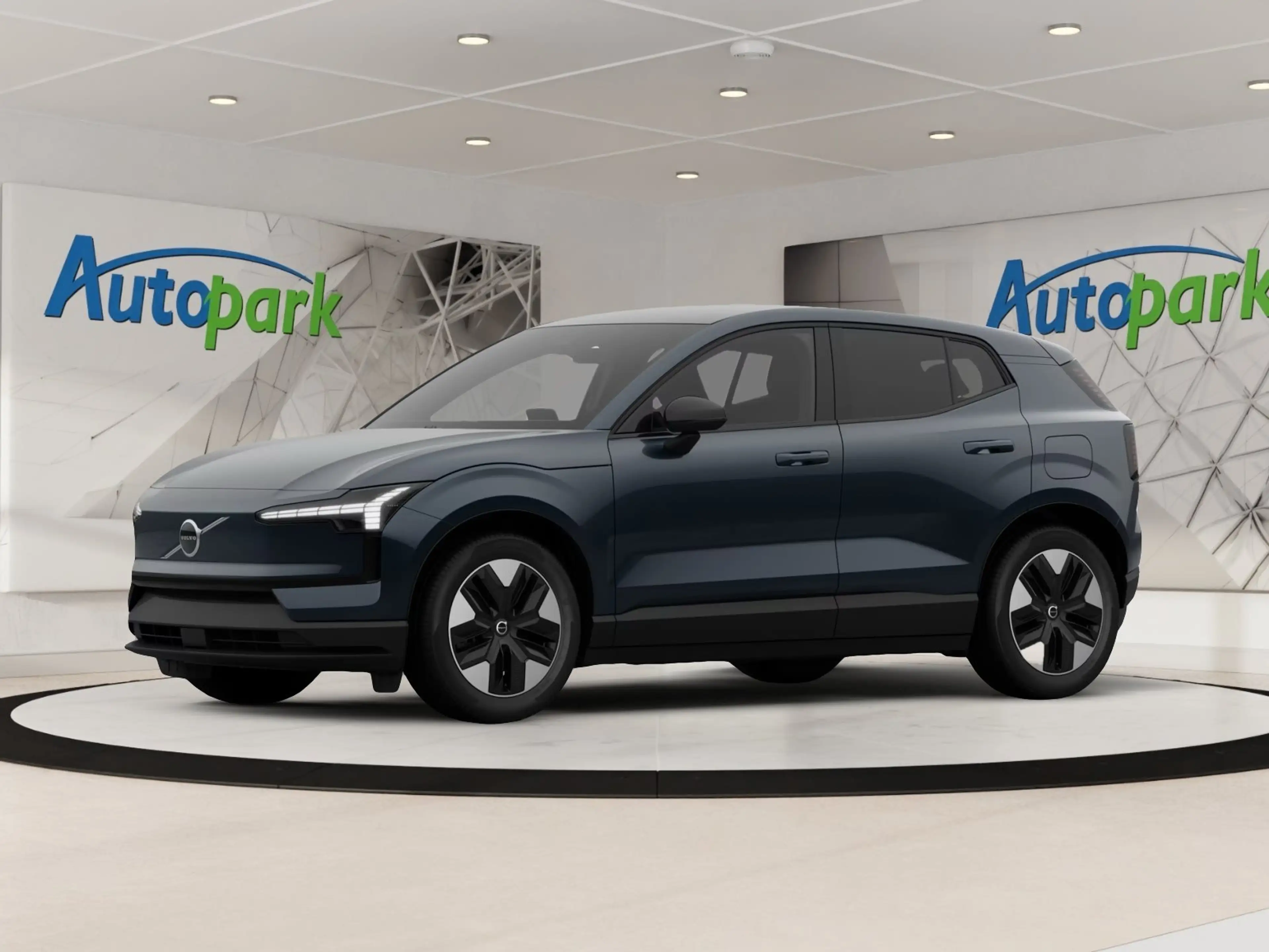 Volvo EX30 Plus, P5 Long Range Vollelektrisch Plus 2WD Pure E