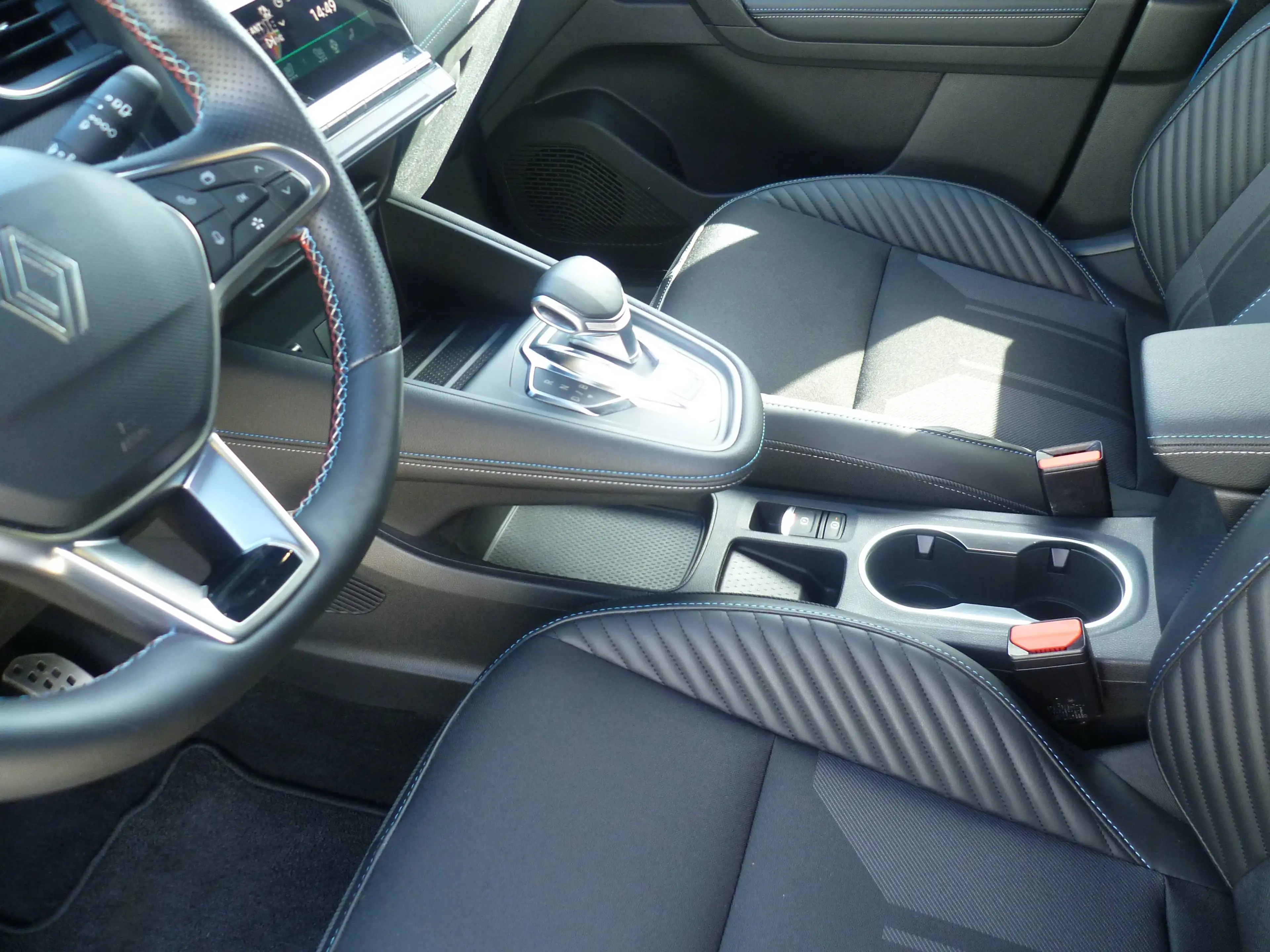 Renault Symbioz 145 E-Tech Full Hybrid Esprit Alpine — photo 9