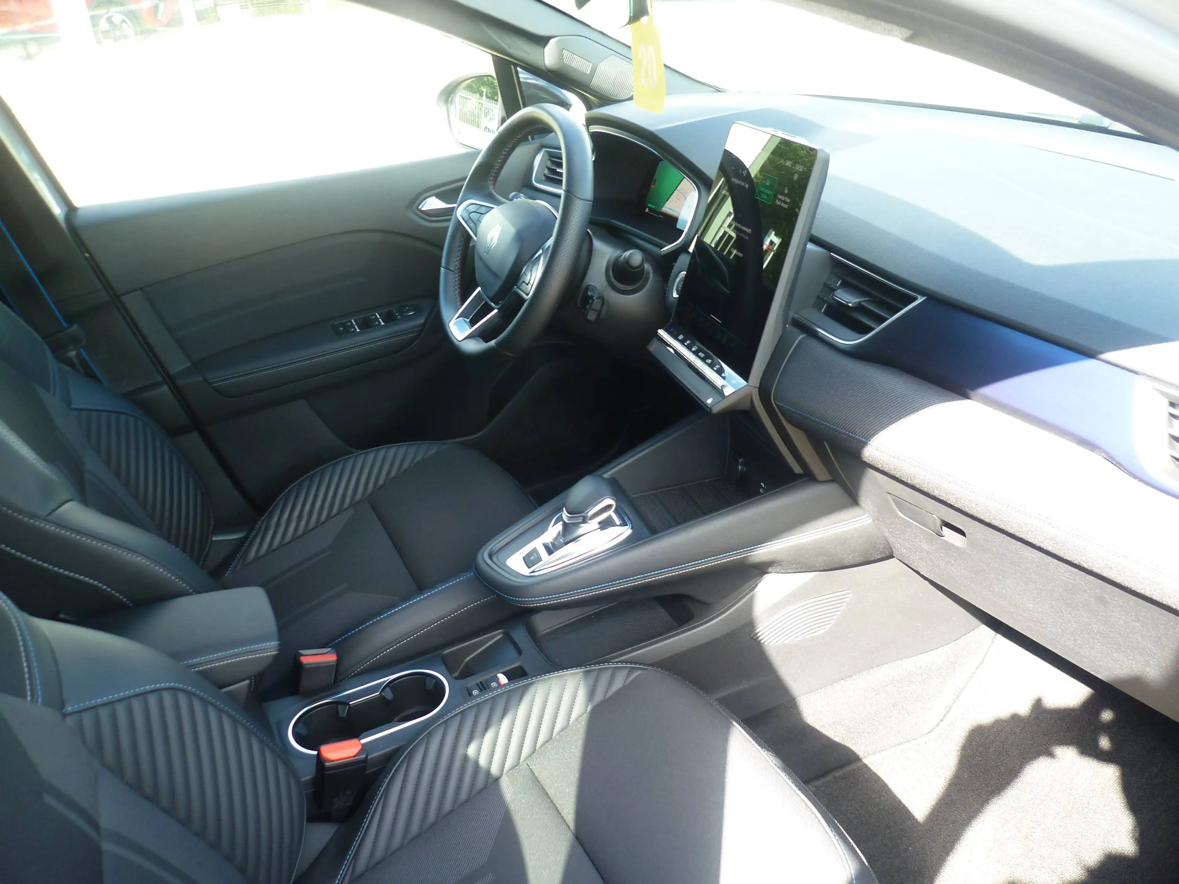 Renault Symbioz 145 E-Tech Full Hybrid Esprit Alpine — photo 10