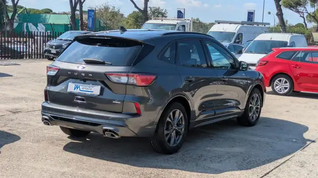 Ford Kuga view 3