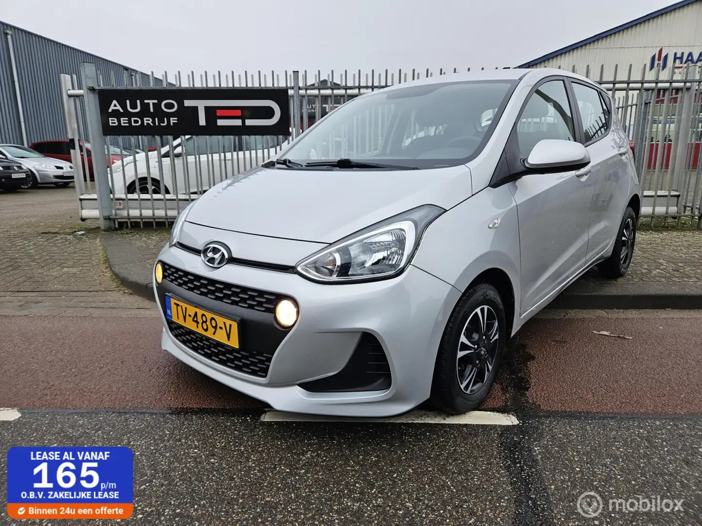 Hyundai i10 1.0i Comfort 5p. Grijs - 1