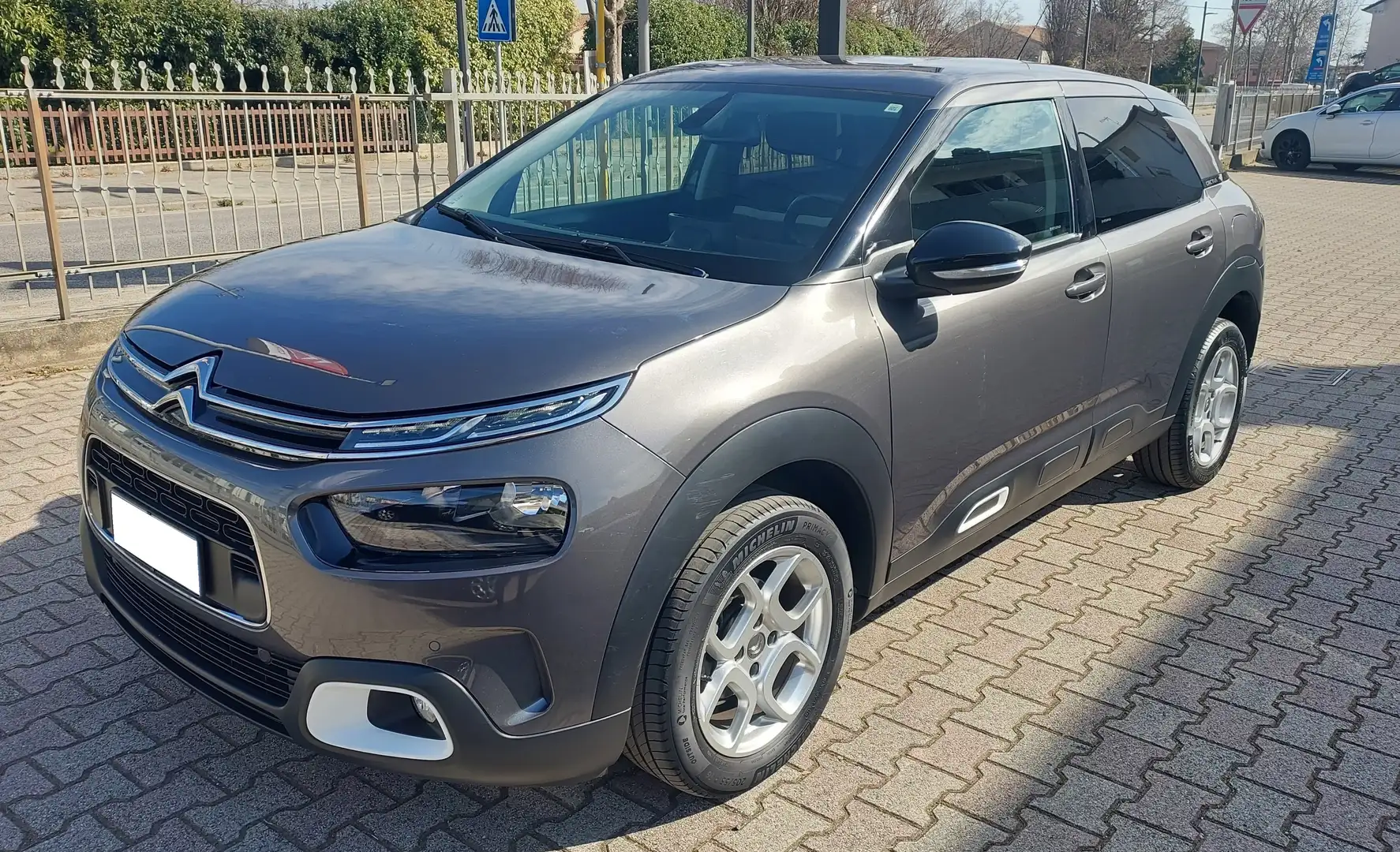 Citroen C4 Cactus 1.2 puretech Shine Gris - 2