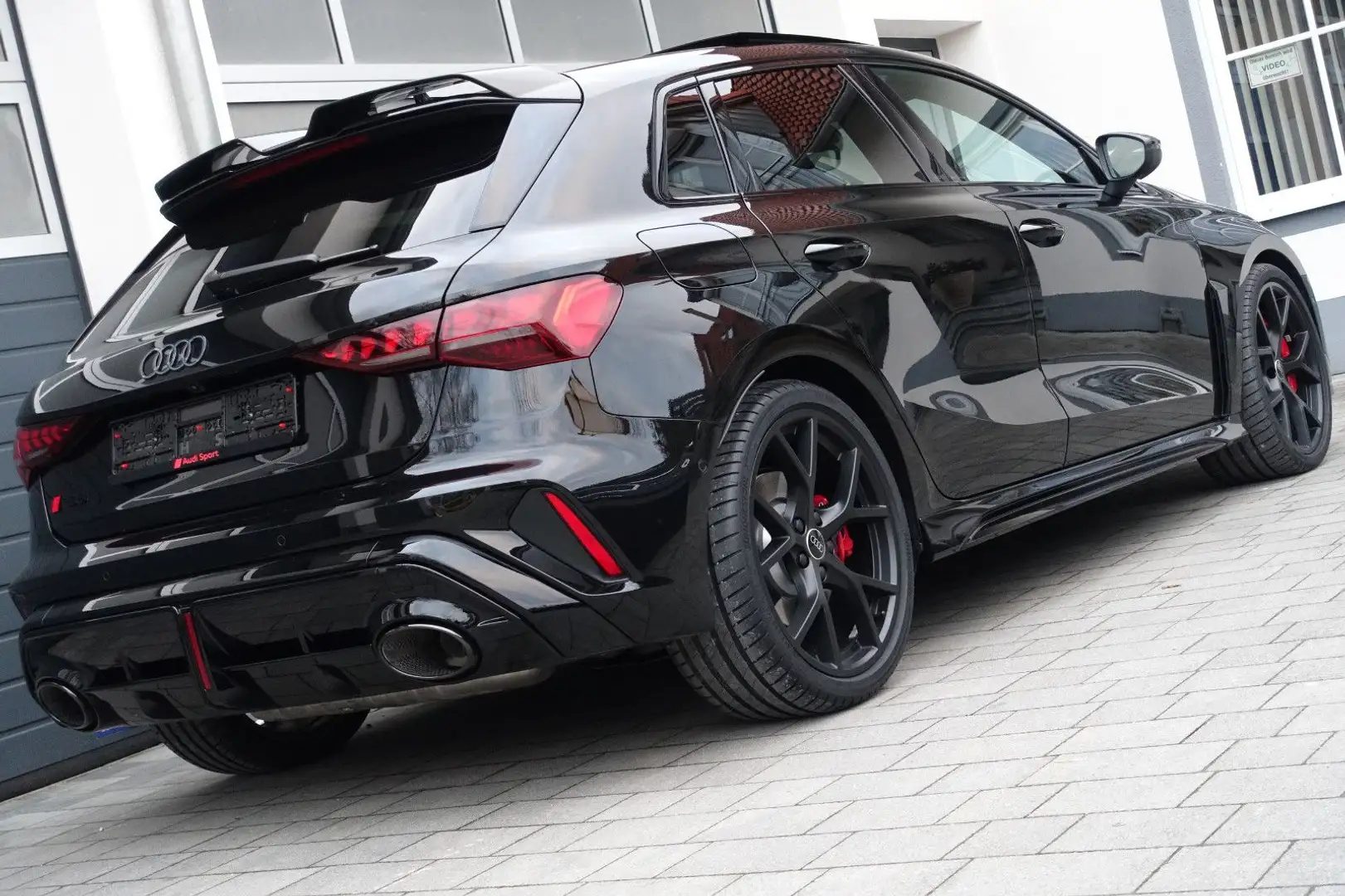 Audi RS3 RS 3 Sportback RS-Schalens. Carbon-Spoiler Pano. Noir - 1