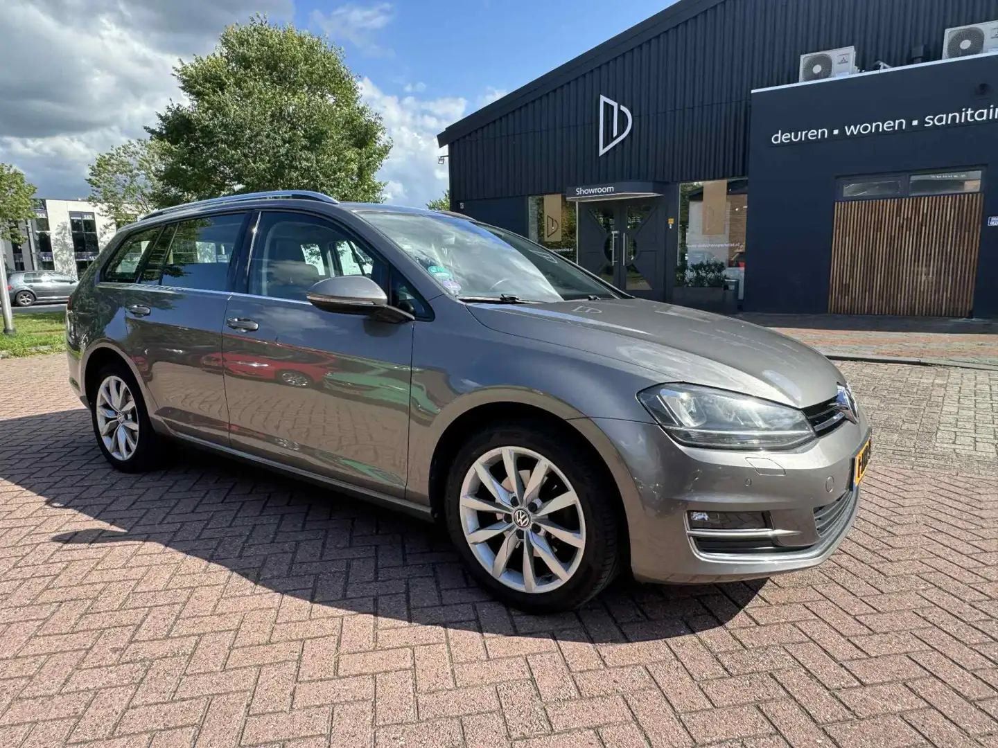 Volkswagen Golf Variant 1.4 TSI Highline Navi \ Camera \ Pano Grijs - 2