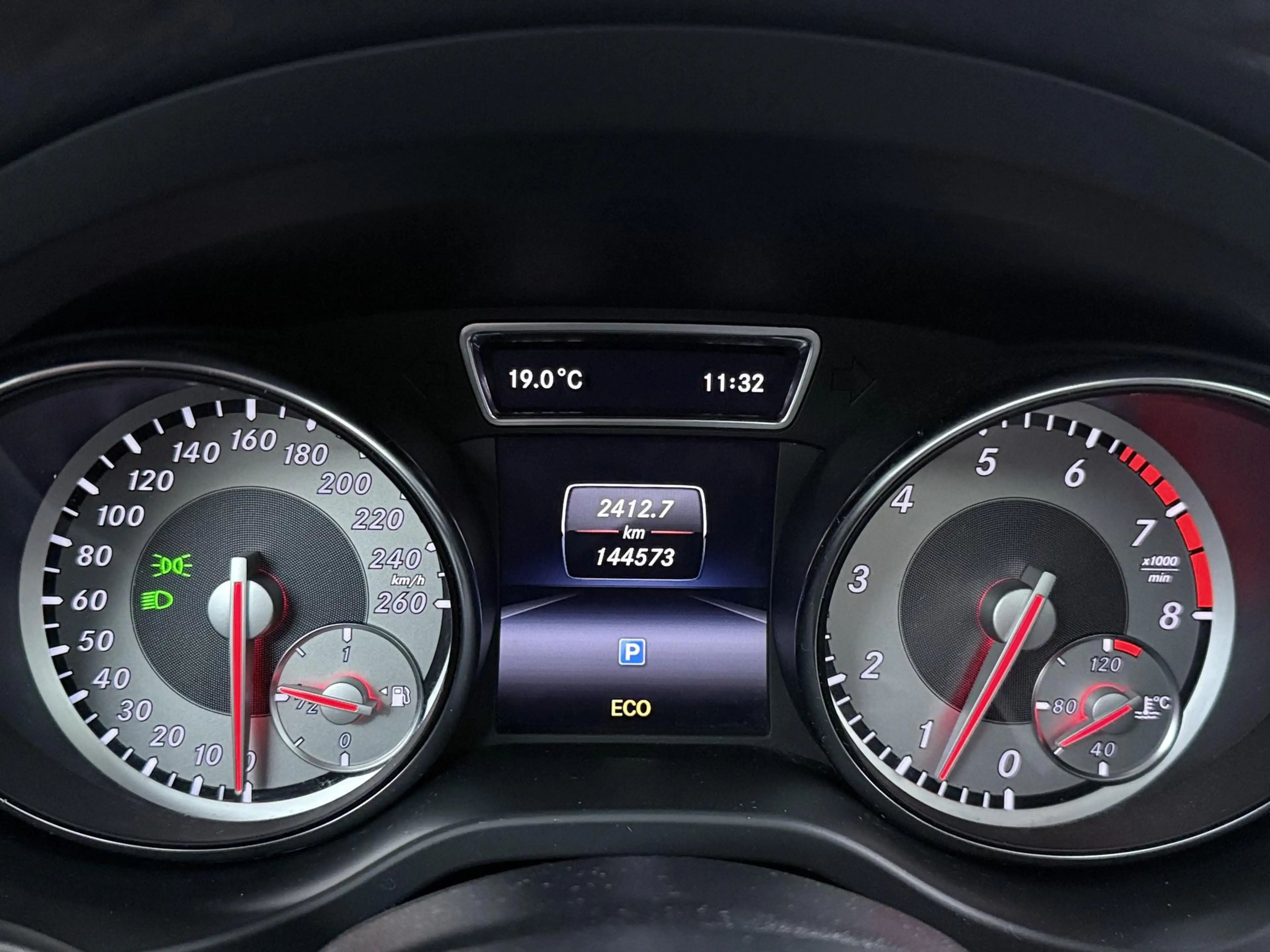 Mercedes-Benz CLA 180 BlueEFF. | Cruise Control | Panoramadak | 18" LMV! — photo 4