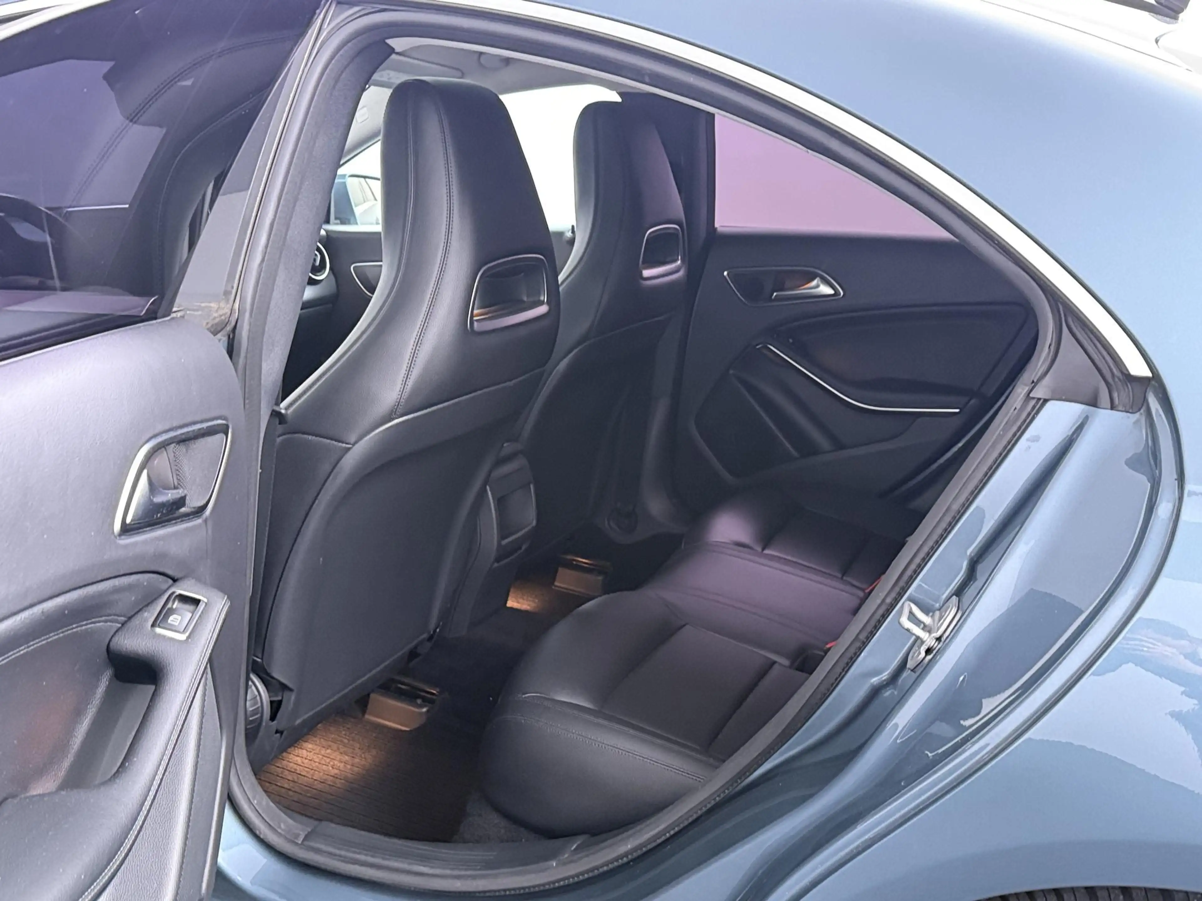 Mercedes-Benz CLA 180 BlueEFF. | Cruise Control | Panoramadak | 18" LMV! — photo 7
