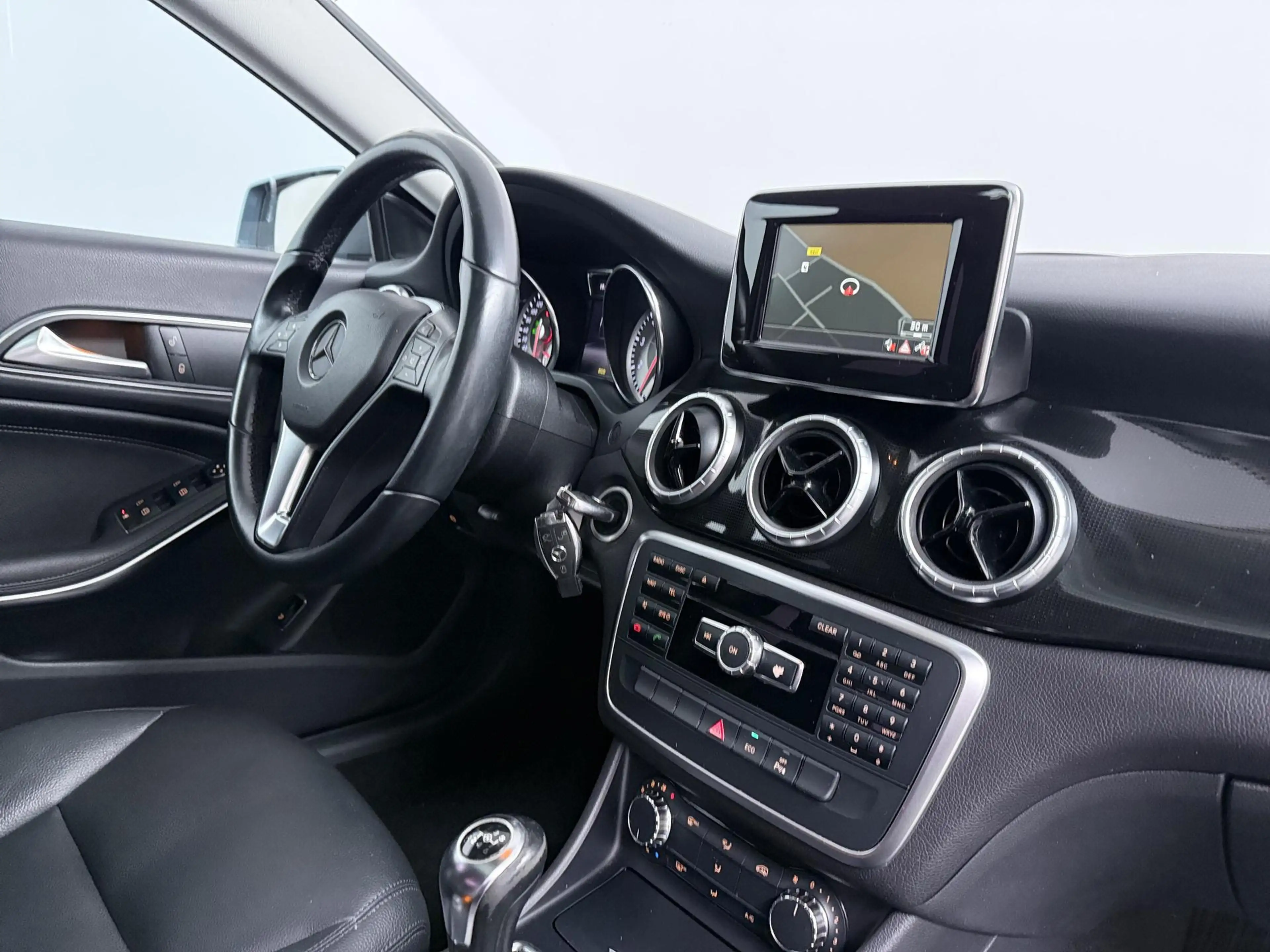 Mercedes-Benz CLA 180 BlueEFF. | Cruise Control | Panoramadak | 18" LMV! — photo 35