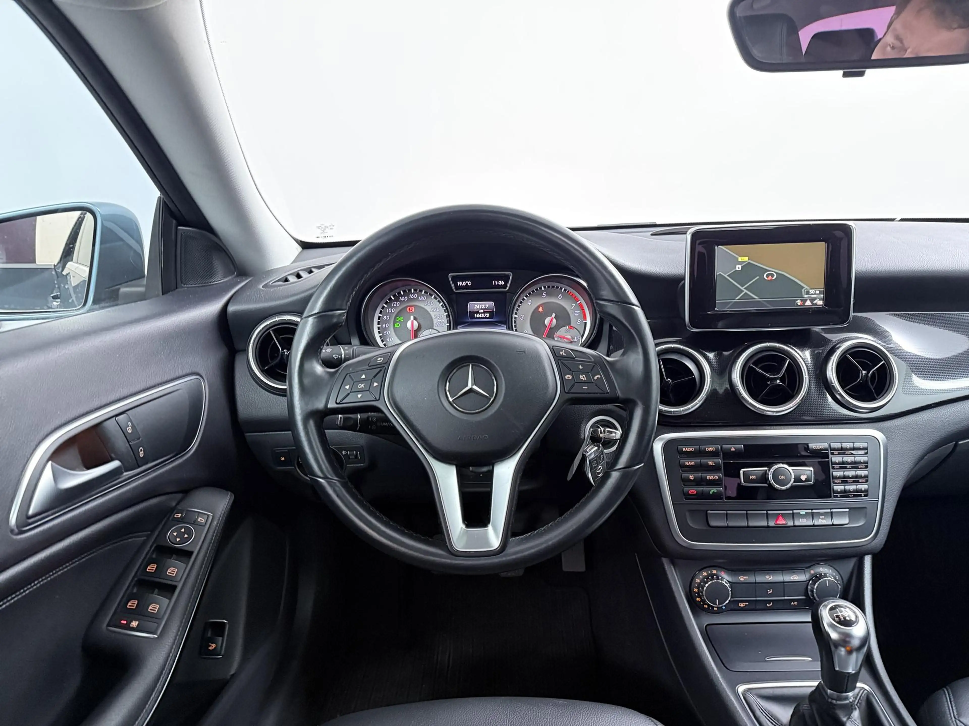 Mercedes-Benz CLA 180 BlueEFF. | Cruise Control | Panoramadak | 18" LMV! — photo 11