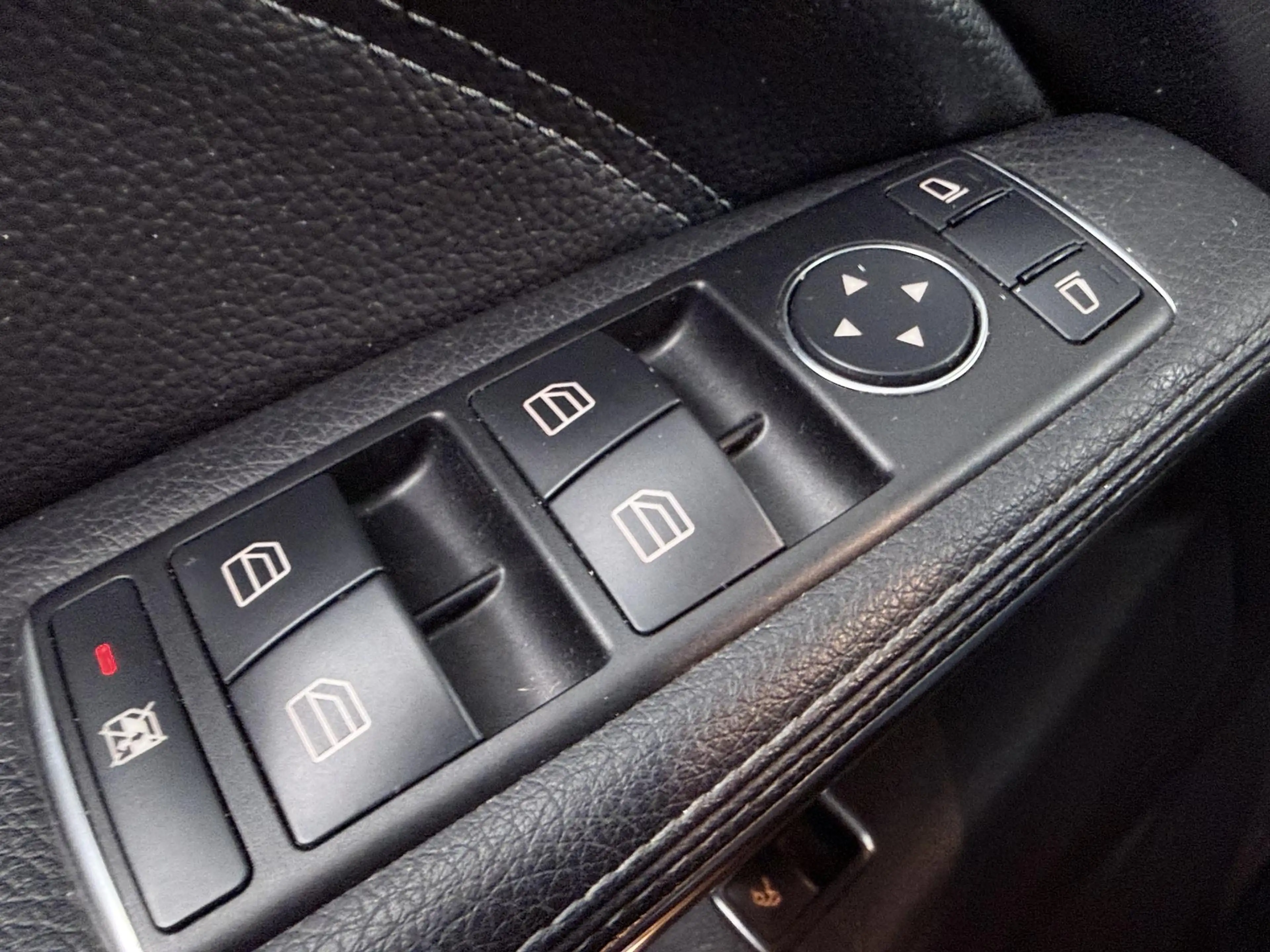 Mercedes-Benz CLA 180 BlueEFF. | Cruise Control | Panoramadak | 18" LMV! — photo 25