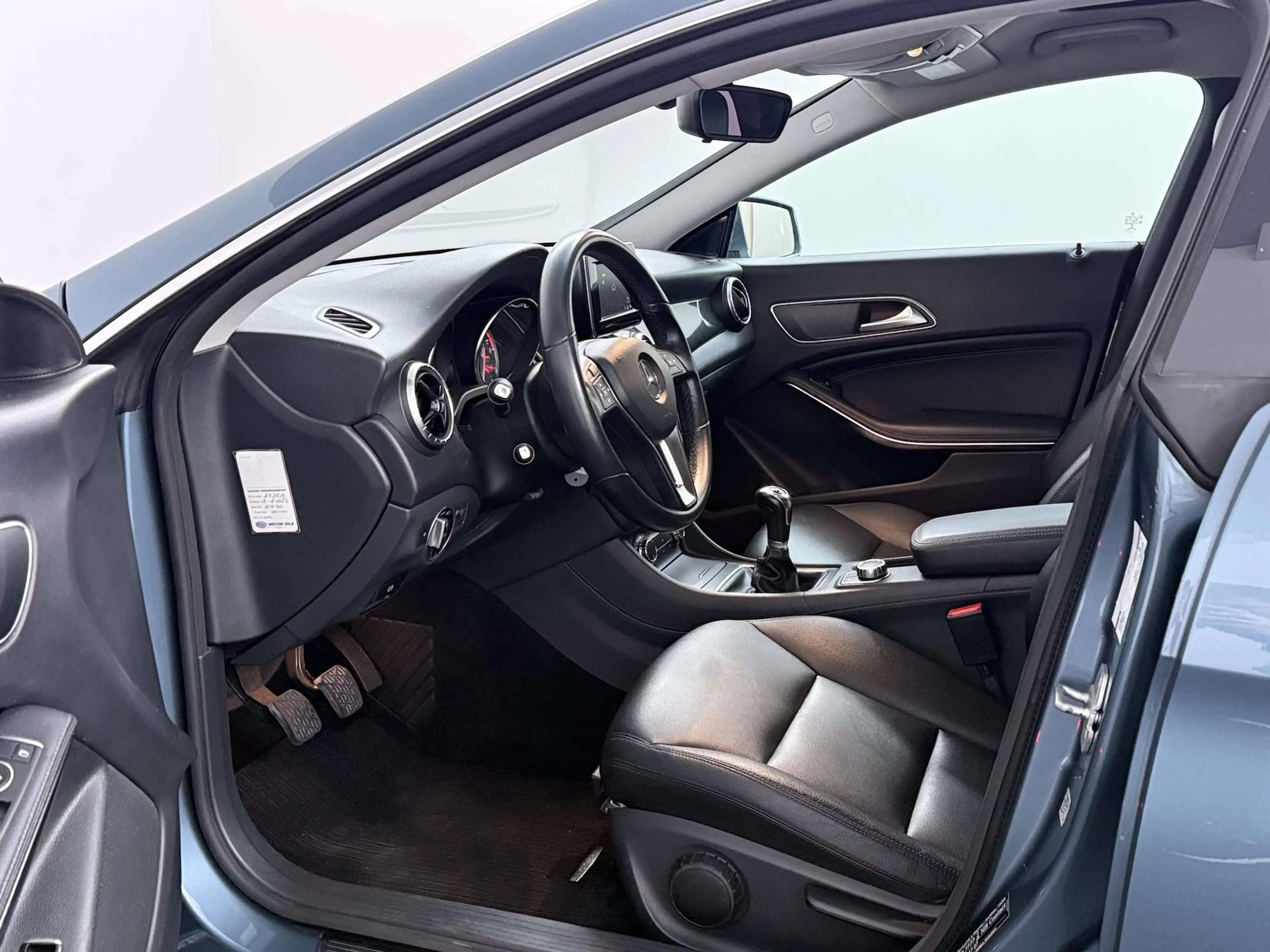 Mercedes-Benz CLA 180 BlueEFF. | Cruise Control | Panoramadak | 18" LMV! — photo 6