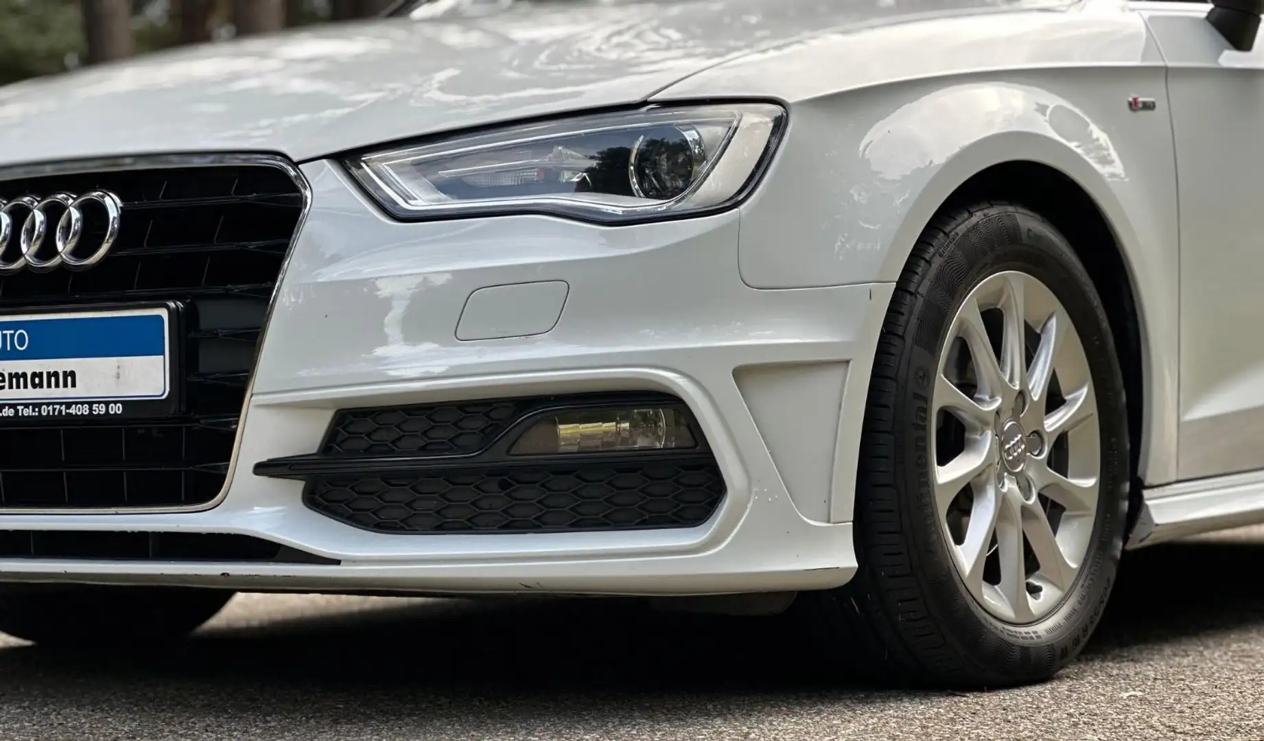 Audi A3 Sportback attraction Sline Weiß - 2