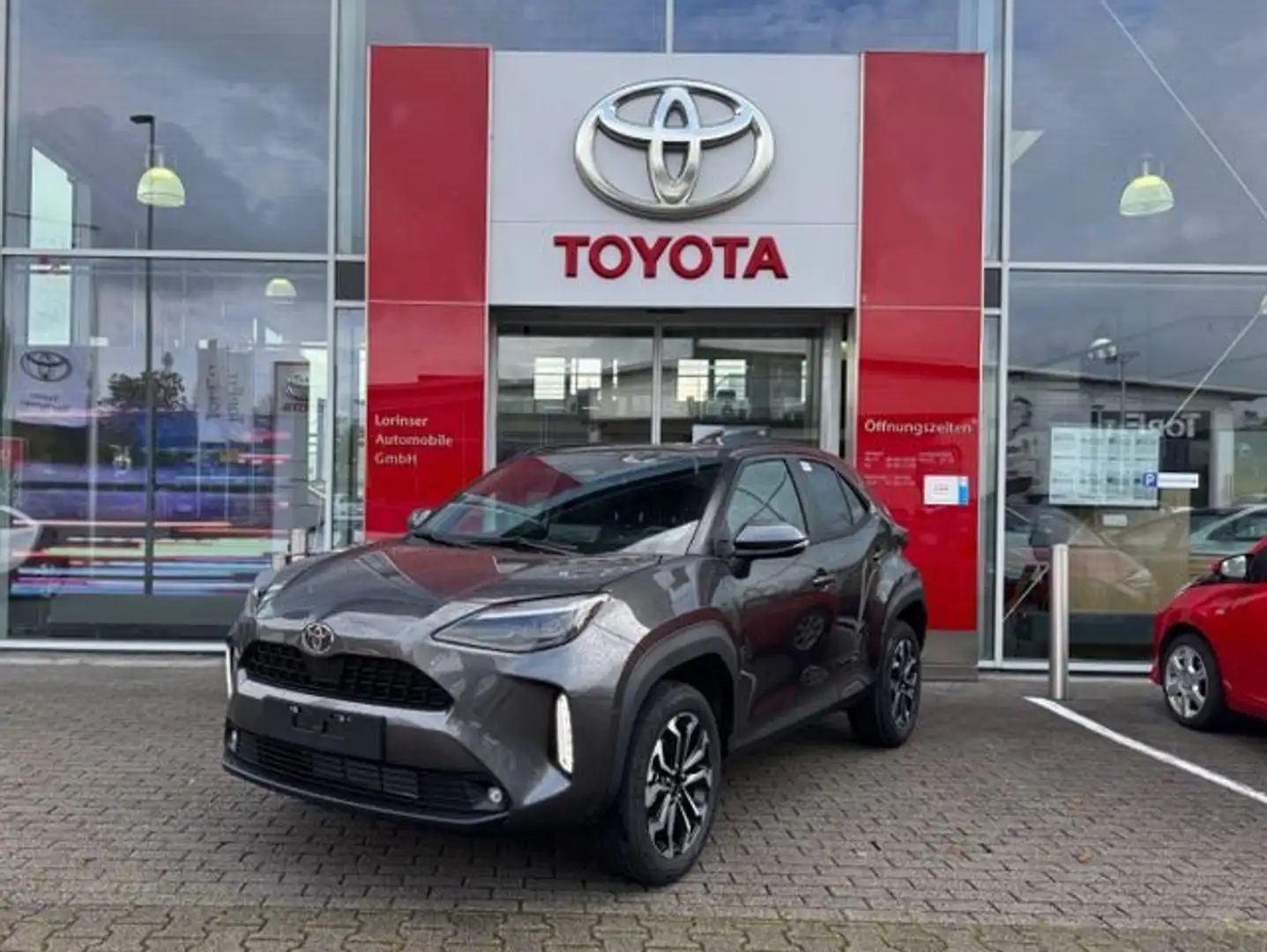Toyota Yaris Cross - 1.5 l 4x2 Hybrid Team D Grau - 1