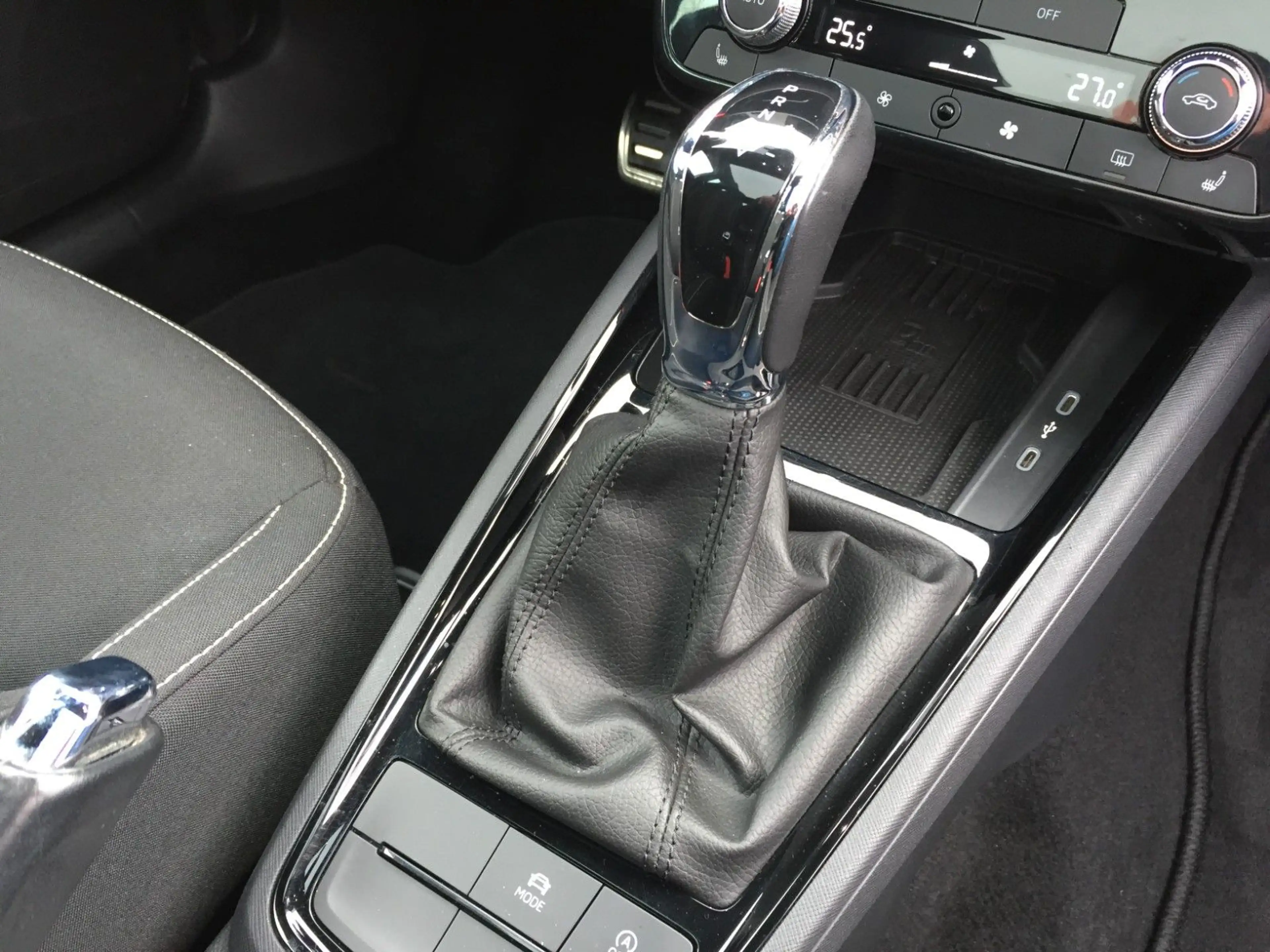 Skoda Scala SCALA MONTE CARLO 150PS DSG 8xASSISTENT 18ZOLL — photo 28