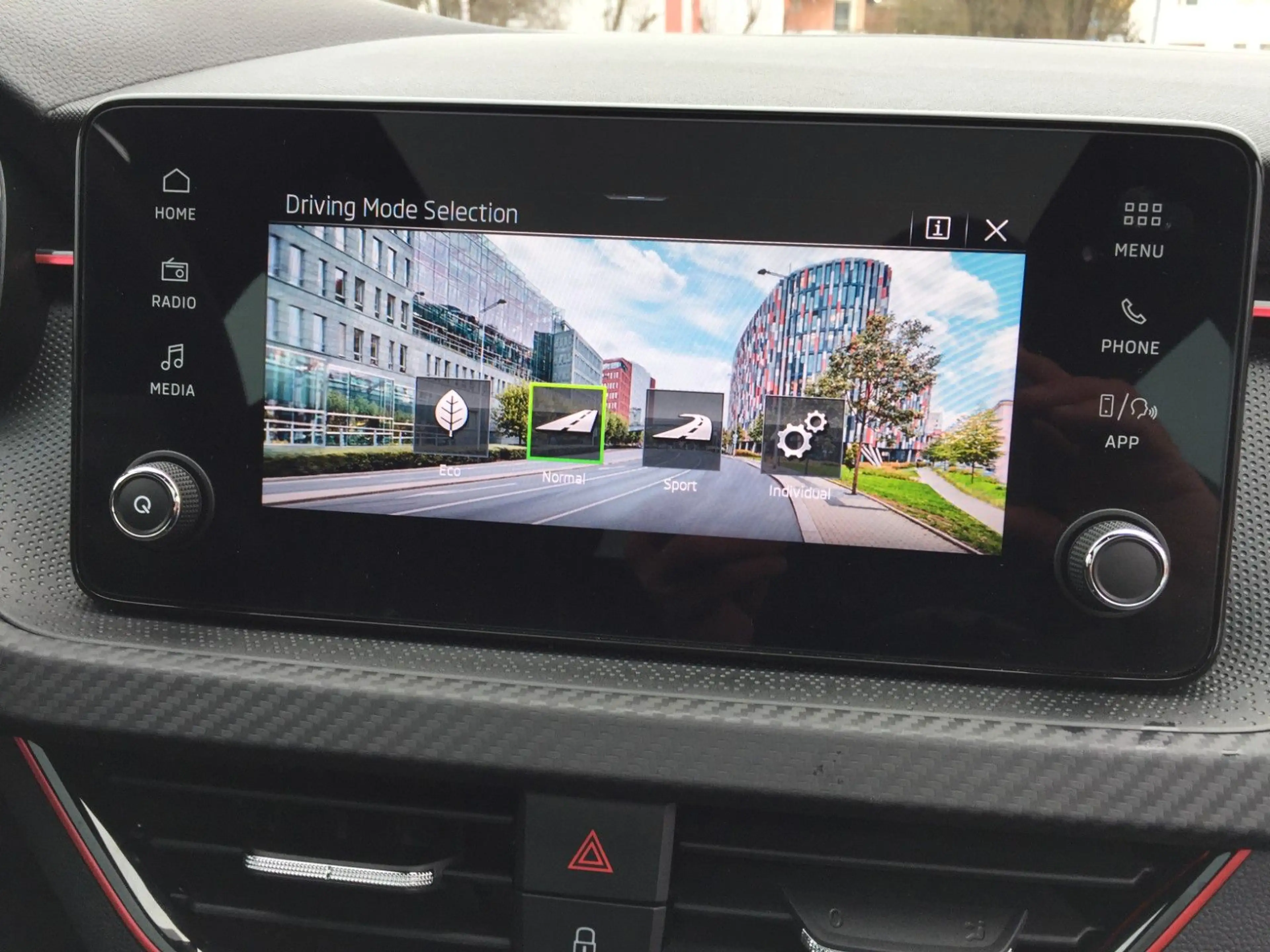 Skoda Scala SCALA MONTE CARLO 150PS DSG 8xASSISTENT 18ZOLL — photo 34
