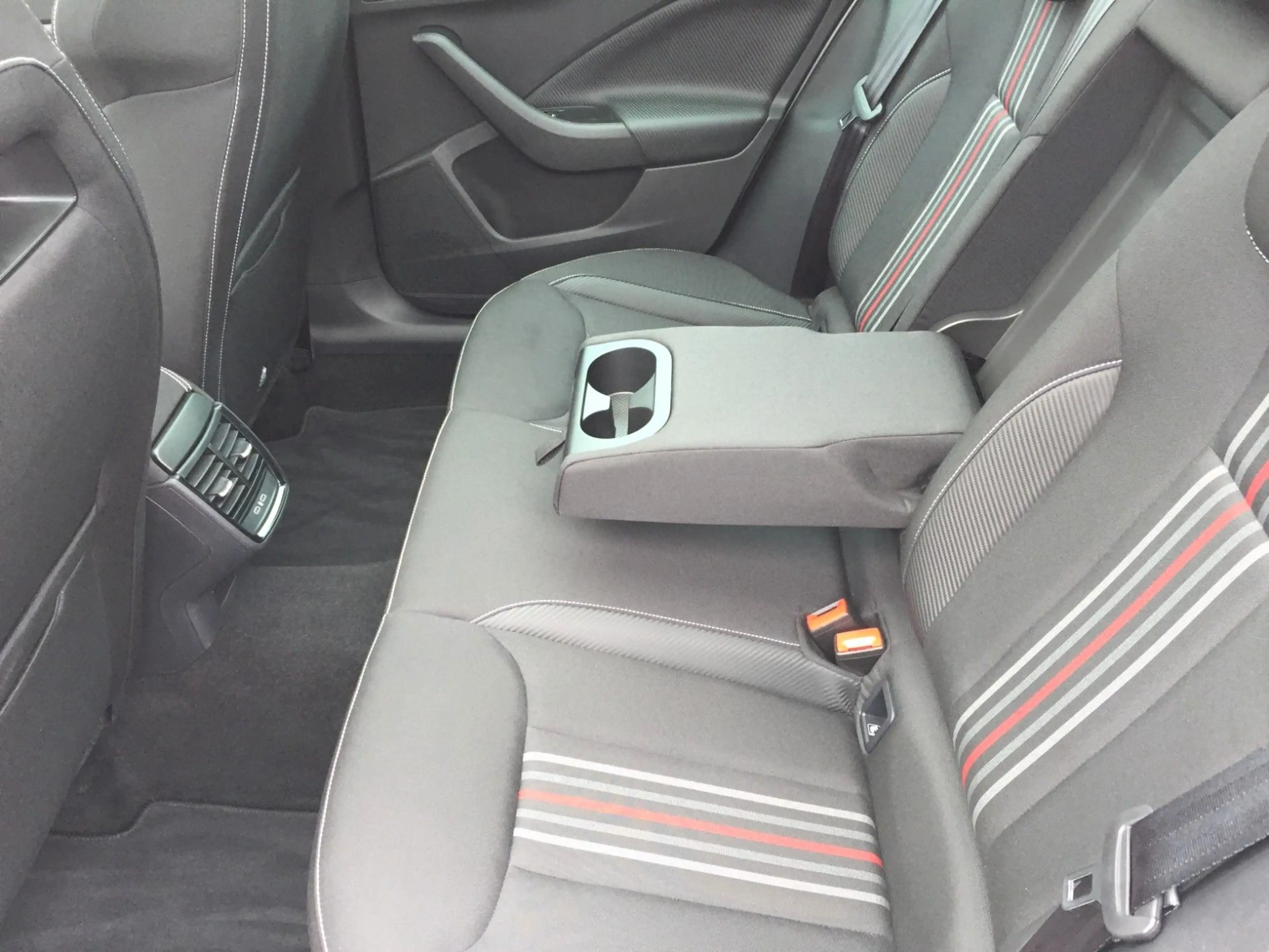 Skoda Scala SCALA MONTE CARLO 150PS DSG 8xASSISTENT 18ZOLL — photo 25