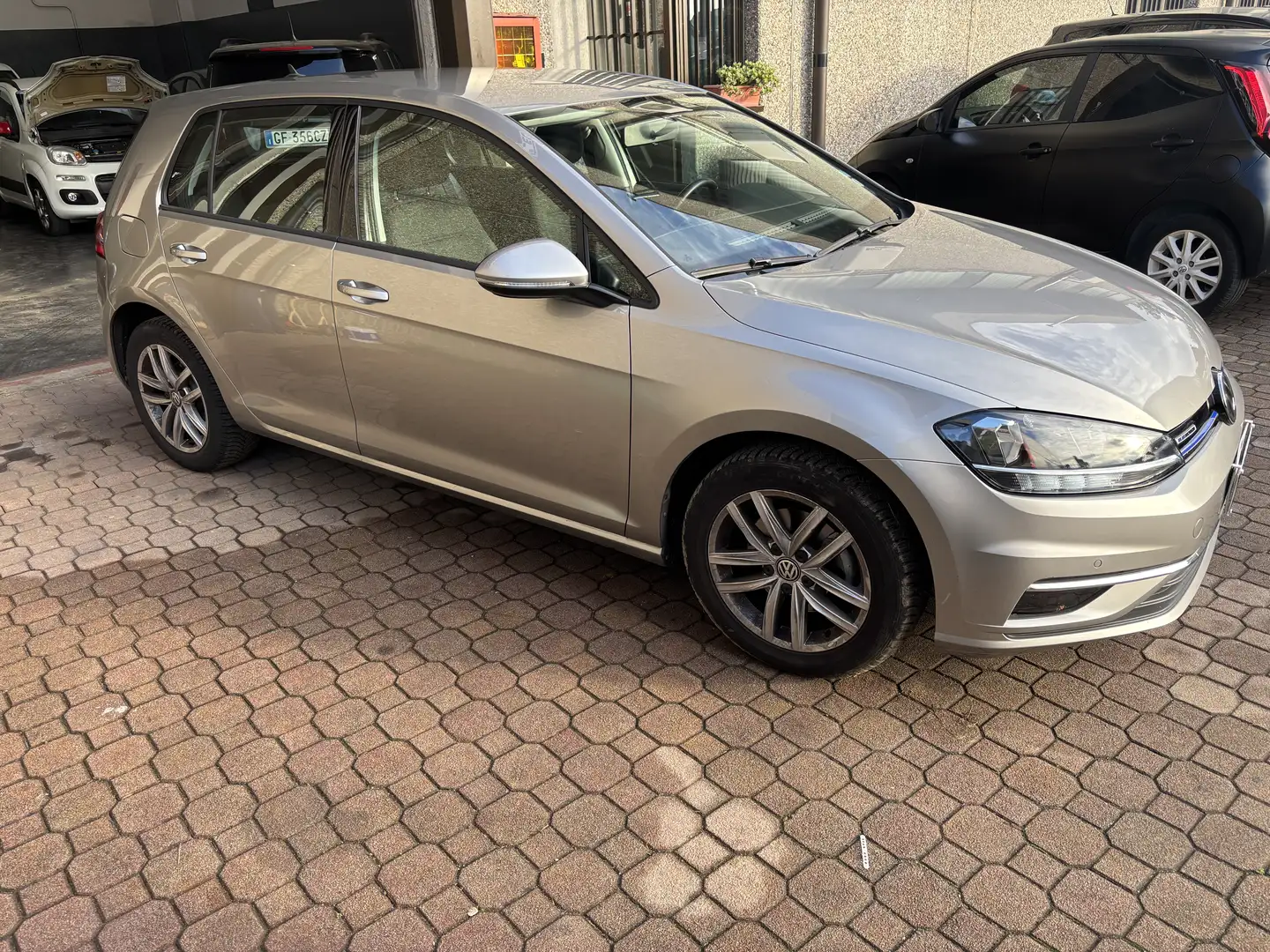 Volkswagen Golf 5p 1.4 tgi Executive 110cv bluemotion - 2