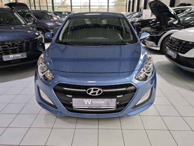 Hyundai i30 Hyundai i 30 1.4 Trend Navi Alarm Rückfahrkam. Tel