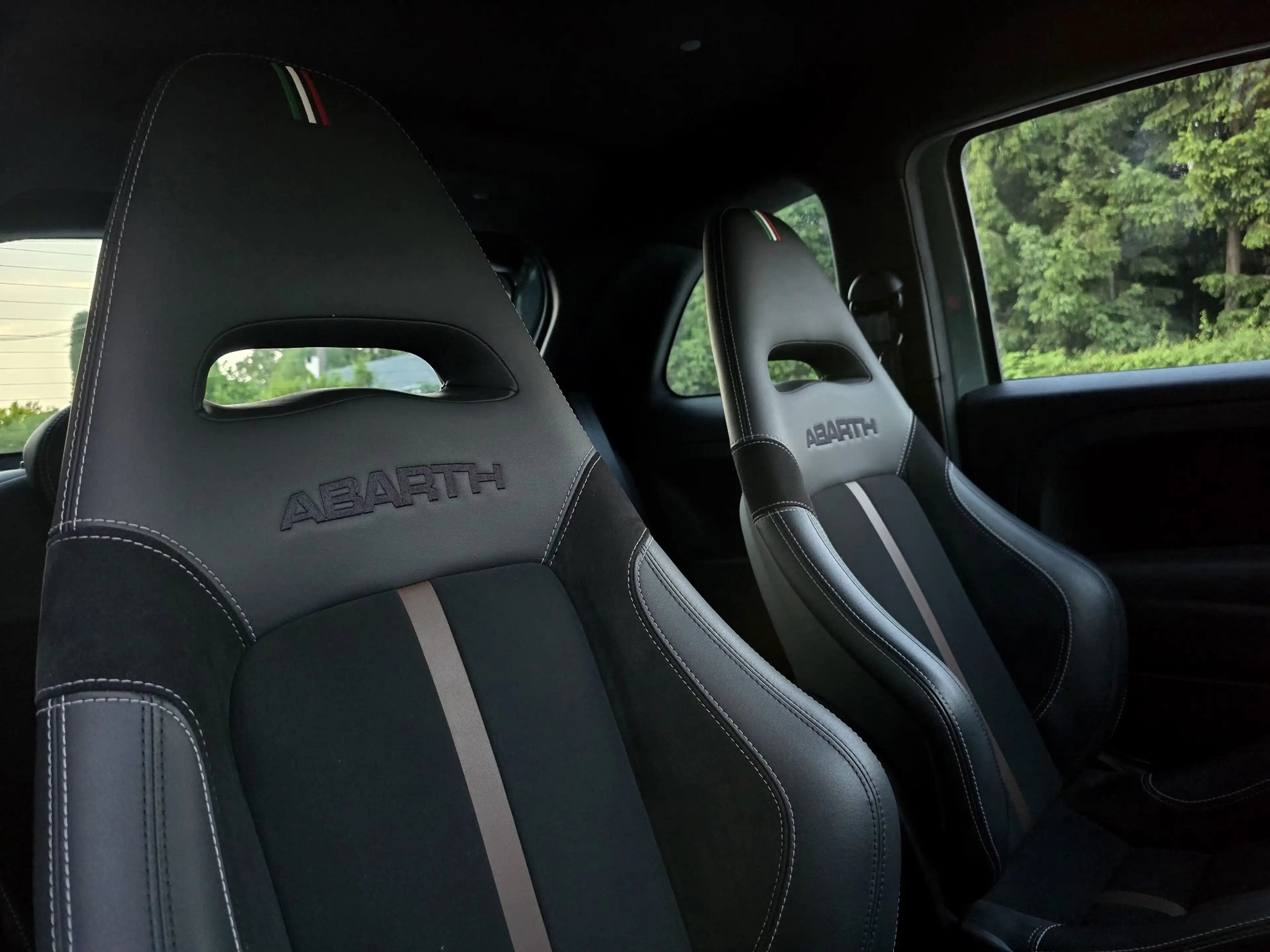 Abarth 695 1.4 T-Jet (179ch) 70th ANNIVERSARIO 2021 34.735km — photo 11