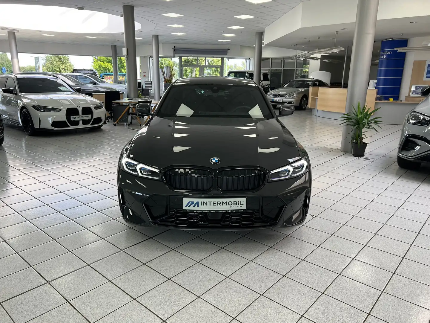 BMW 330 i xDrive M-Sport*ACC*HUD*360°*KEYL*AHK*LED* Grau - 2