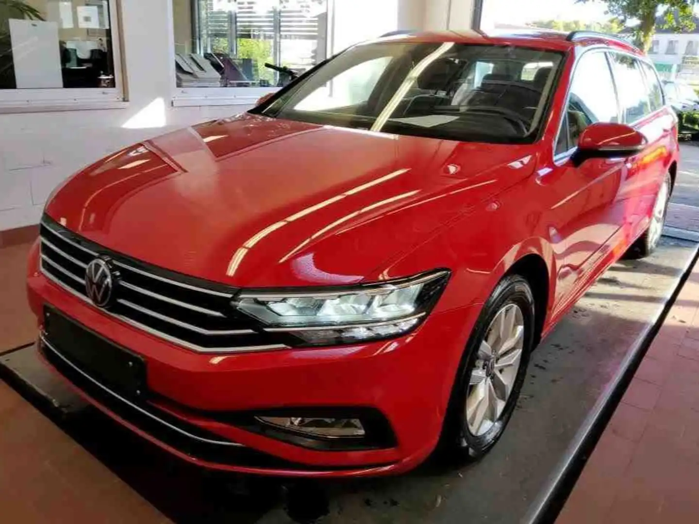 Volkswagen Passat Var. 2.0 TDI Business DSG AHK*Navi*LED*DC Rot - 2