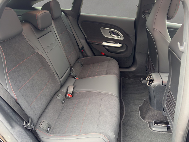 Mercedes-Benz CLA 250 + SB AMG Keyless MBUX Pano Totwinkel 360° — photo 12