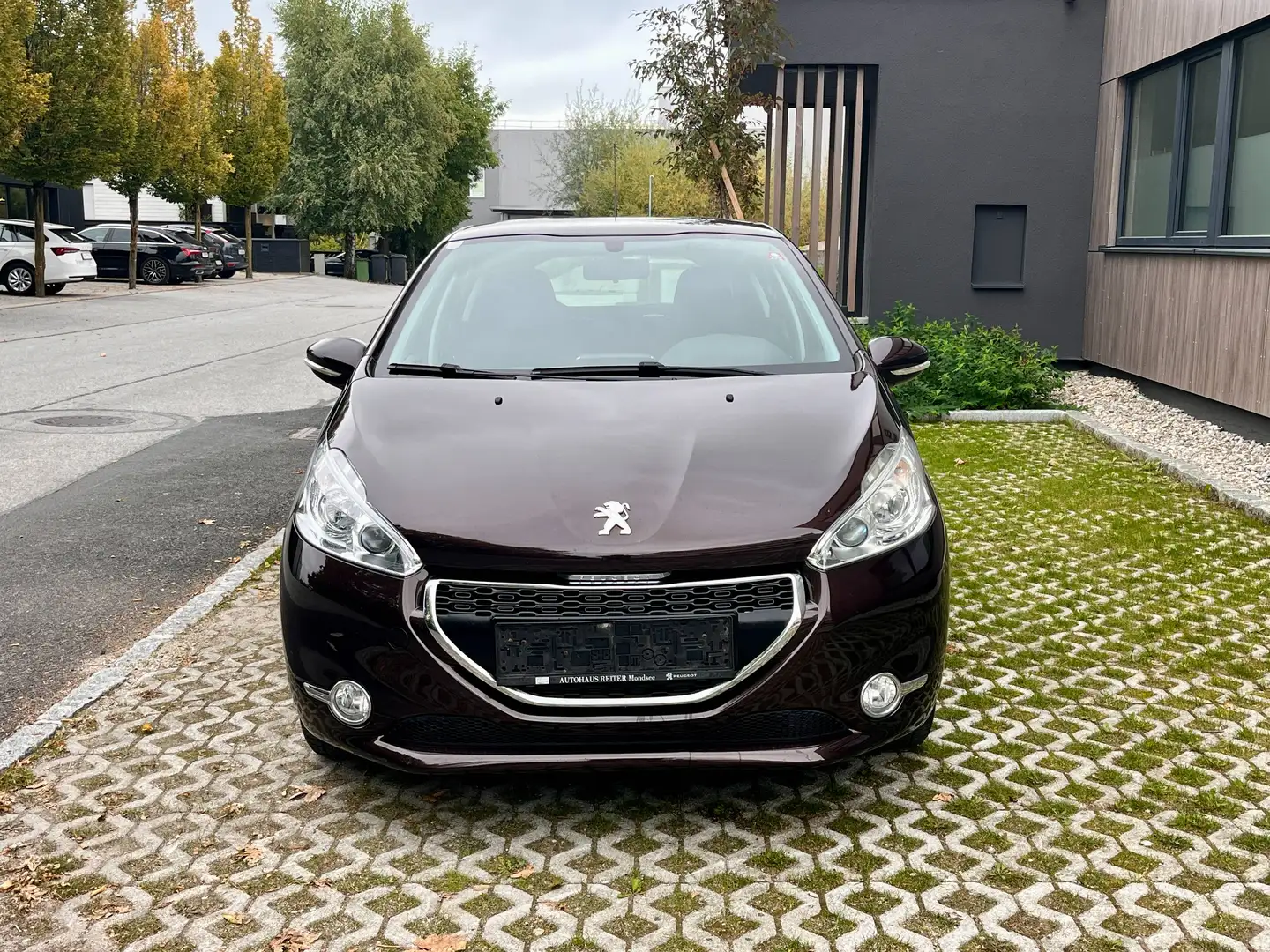 Peugeot 208 Active 1.4HDi 68ps neues Pickerl TOP Zustand Braun - 2