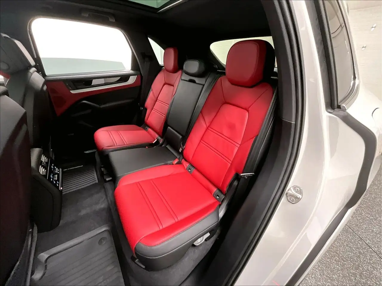 Porsche Cayenne снимка Porsche Cayenne