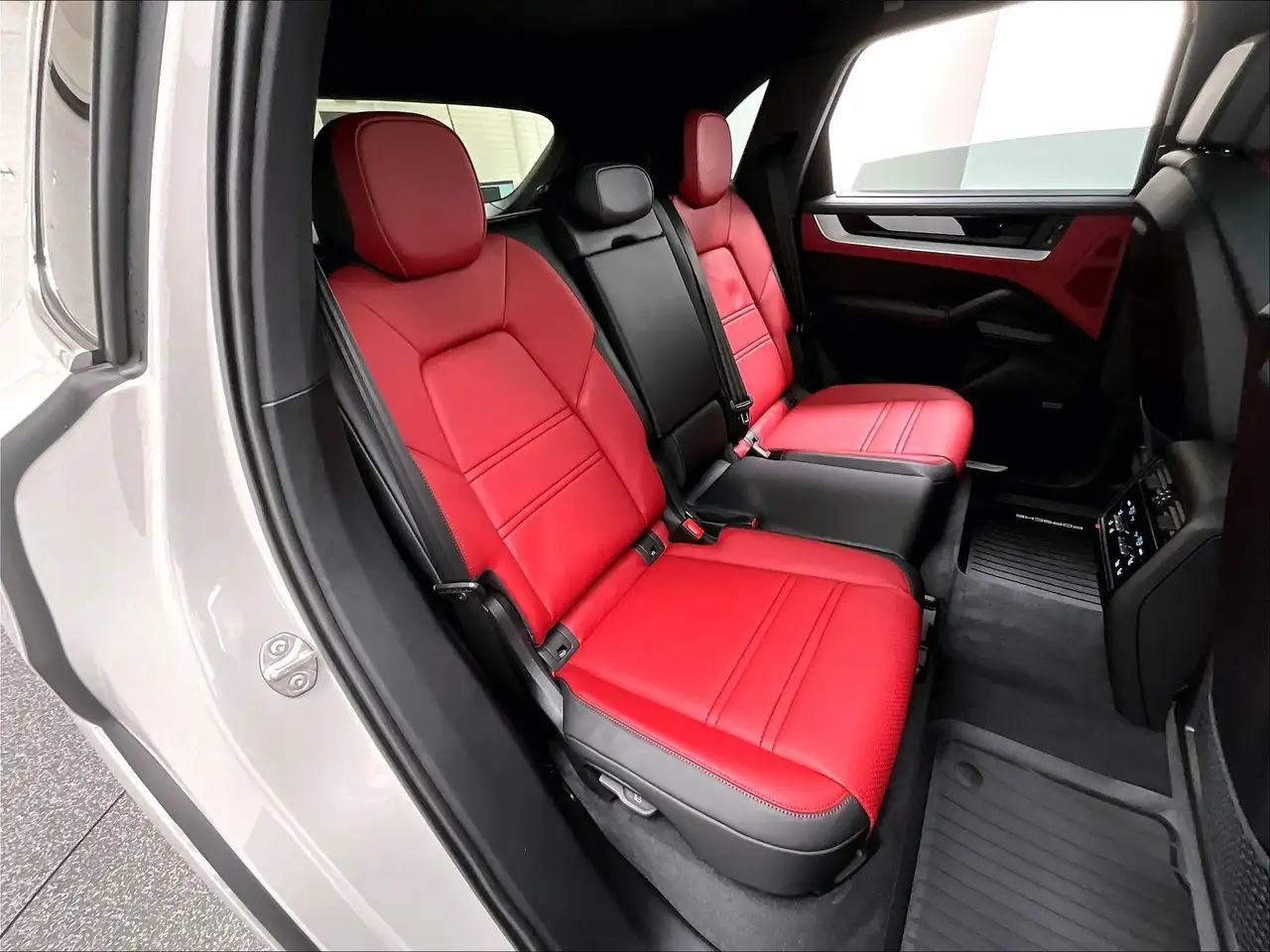 Porsche Cayenne снимка Porsche Cayenne