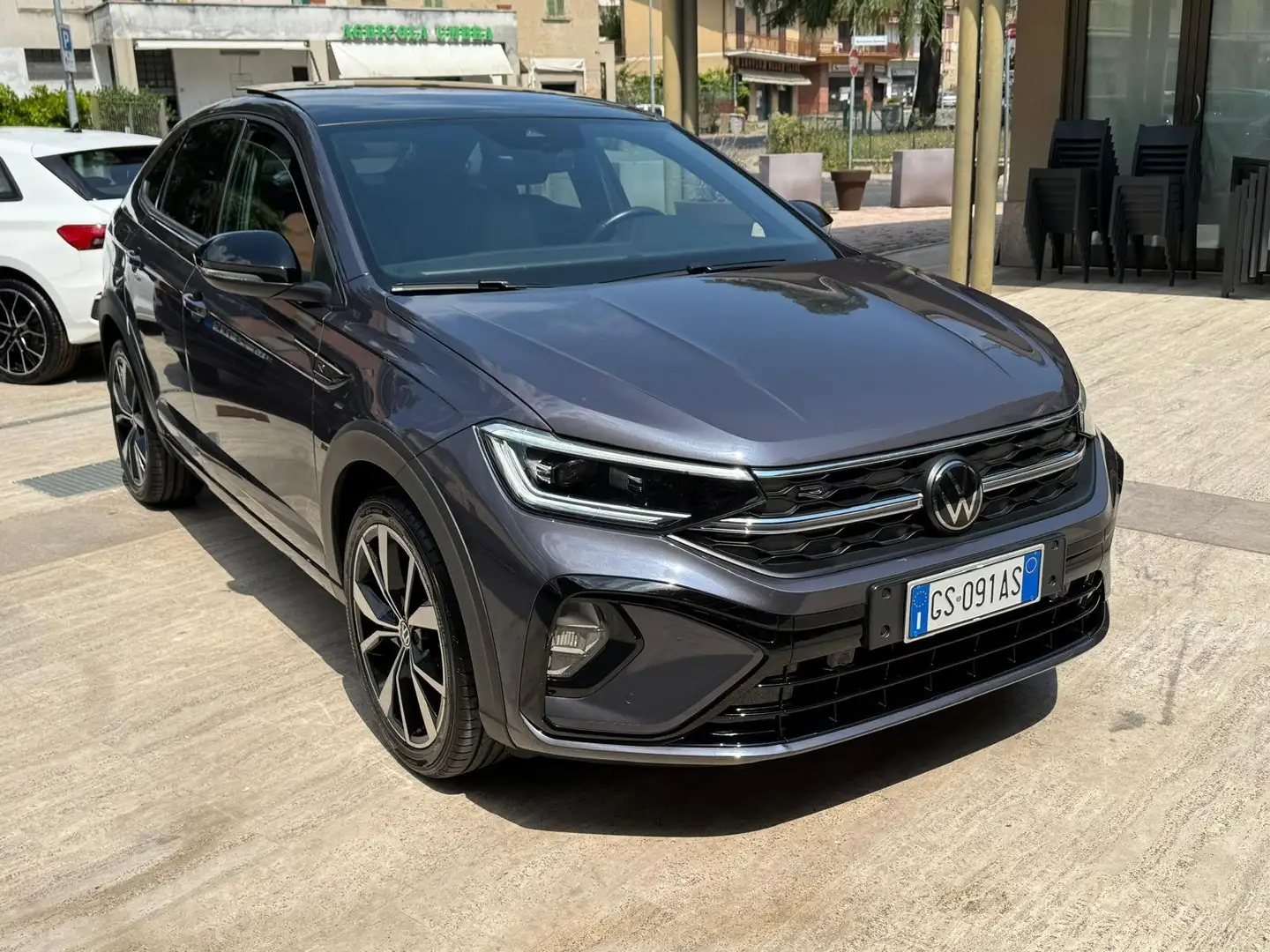 Volkswagen Taigo Taigo 1.0 tsi R-Line 110cv Pari al nuovo!! Grigio - 2